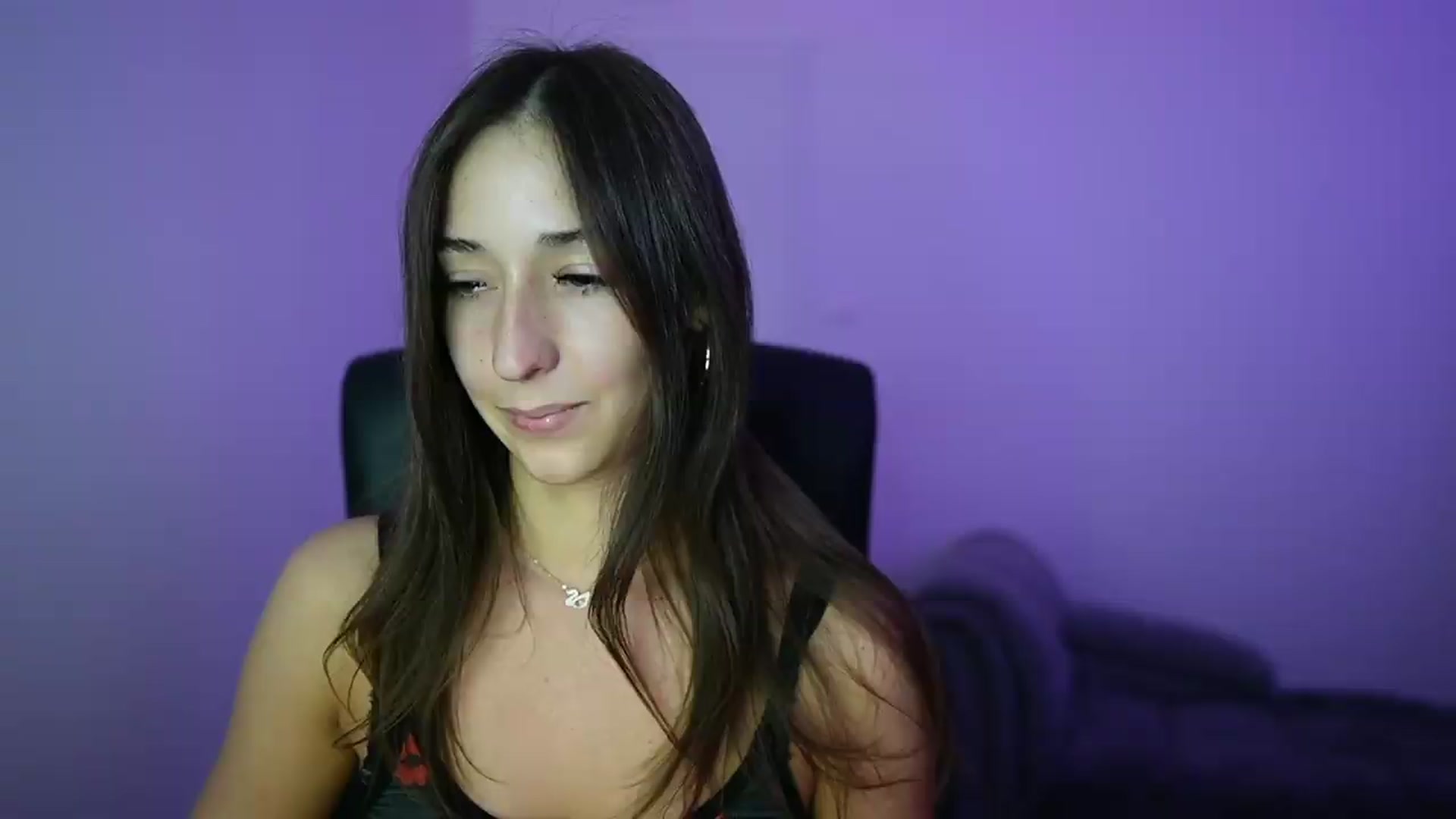 Gallery image thumbnail from Brunettte_18's myfreecams stream on, 05/20/2026, 16:06 image 17 of 20