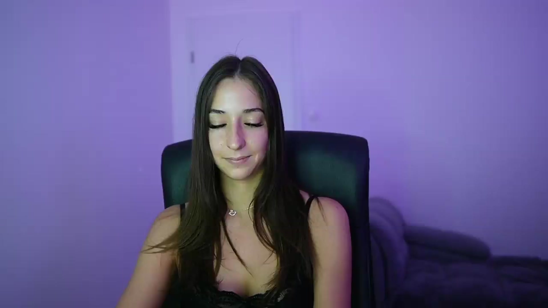 Gallery image thumbnail from Brunettte_18's myfreecams stream on, 05/27/2026, 14:46 image 1 of 20