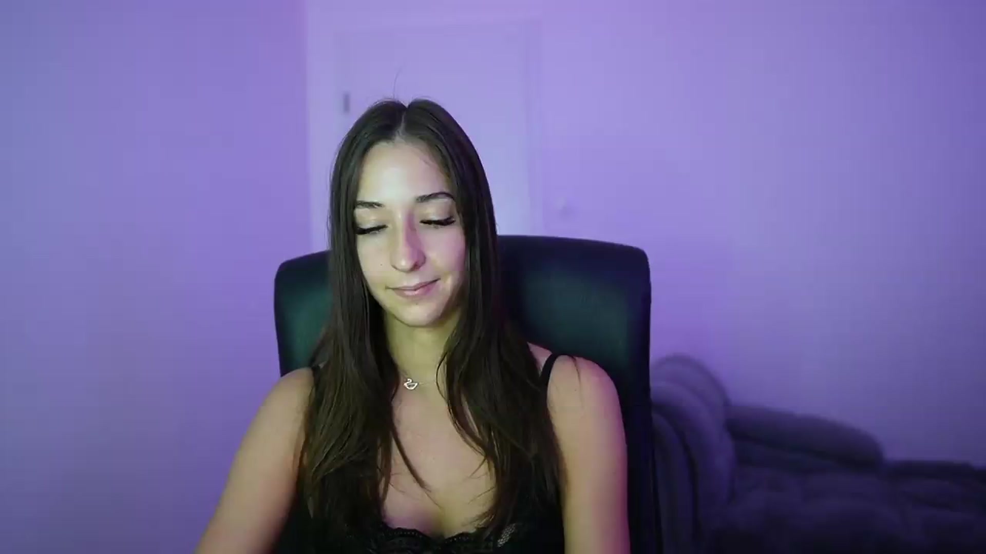 Gallery image thumbnail from Brunettte_18's myfreecams stream on, 05/27/2026, 14:46 image 18 of 20