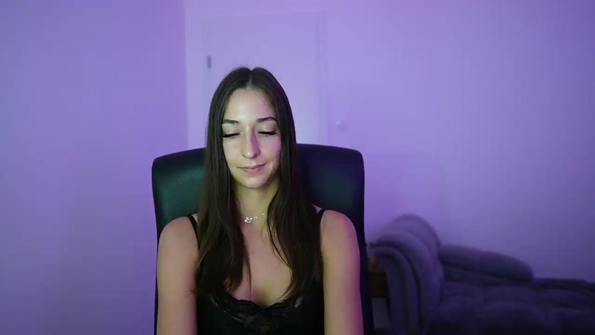 Gallery image thumbnail from Brunettte_18's myfreecams stream on, 05/27/2026, 17:46 image 1 of 20