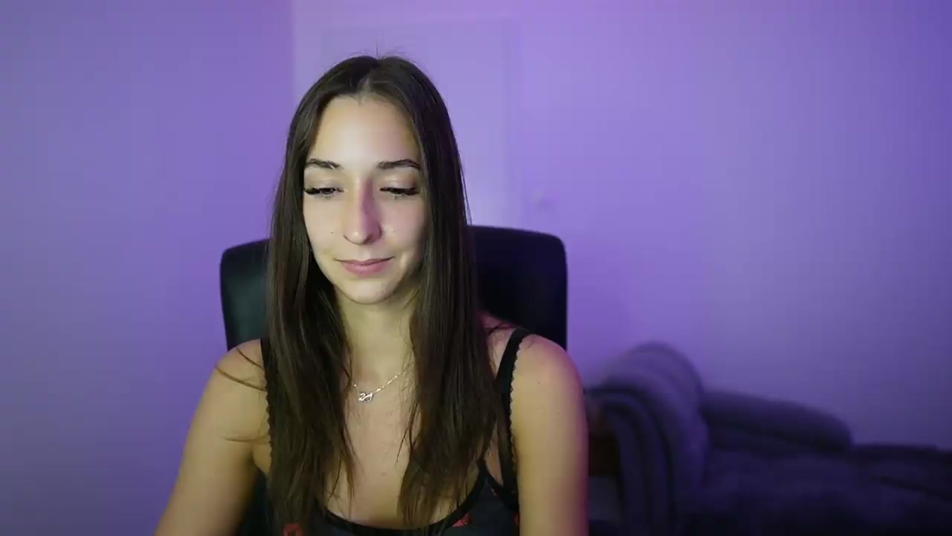 Gallery image thumbnail from Brunettte_18's myfreecams stream on, 06/01/2026, 23:33 image 1 of 20