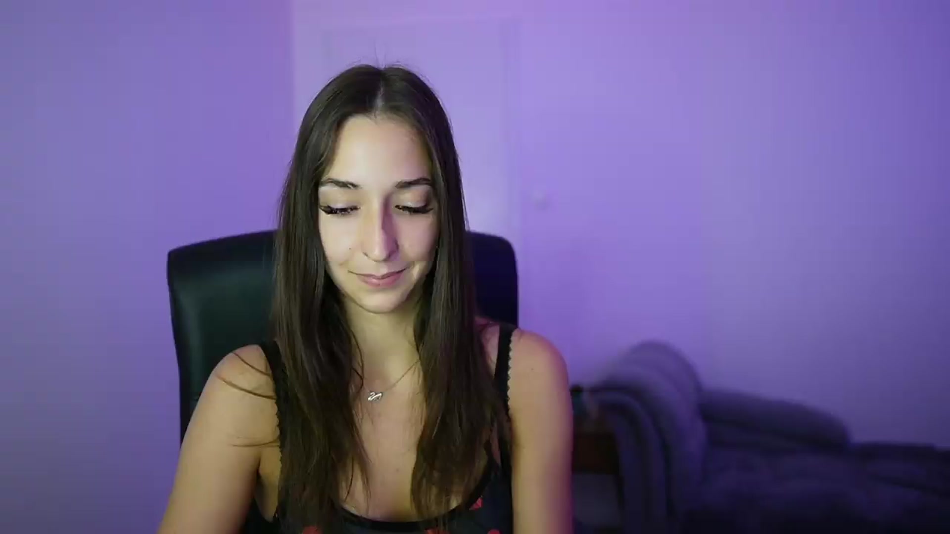 Gallery image thumbnail from Brunettte_18's myfreecams stream on, 06/01/2026, 23:33 image 2 of 20