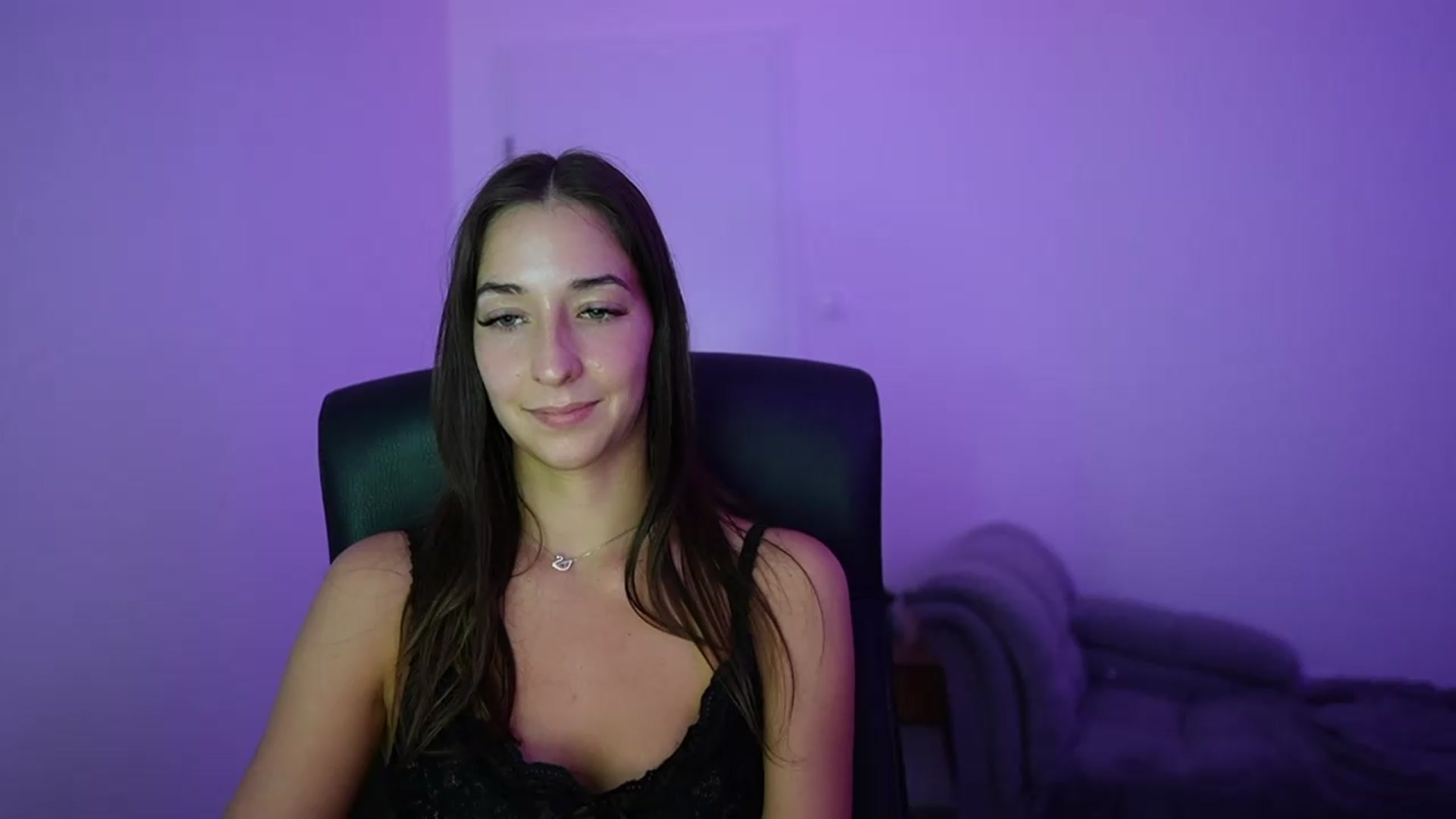 Gallery image thumbnail from Brunettte_18's myfreecams stream on, 06/04/2026, 21:32 image 17 of 20