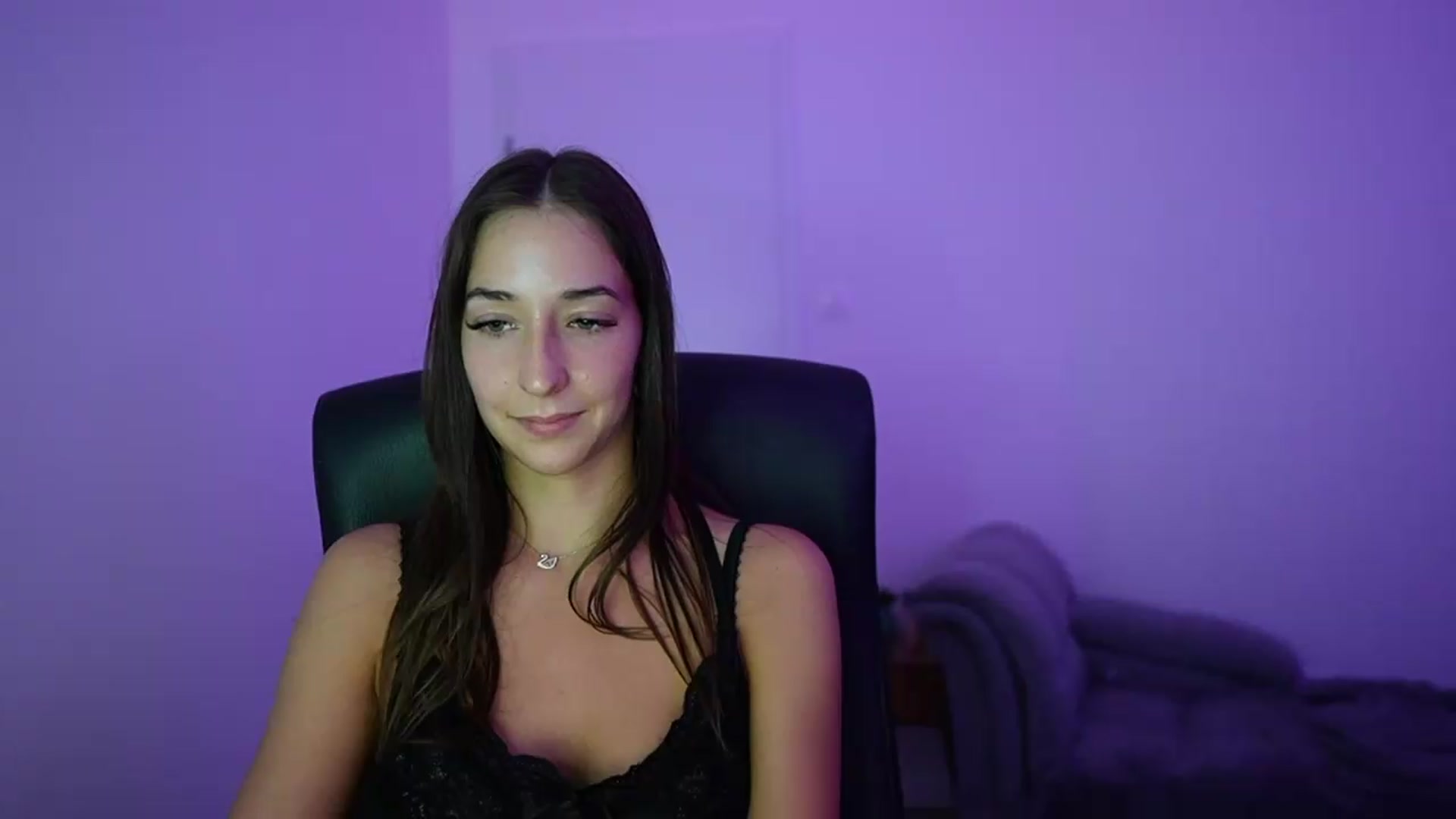 Gallery image thumbnail from Brunettte_18's myfreecams stream on, 06/04/2026, 21:32 image 16 of 20