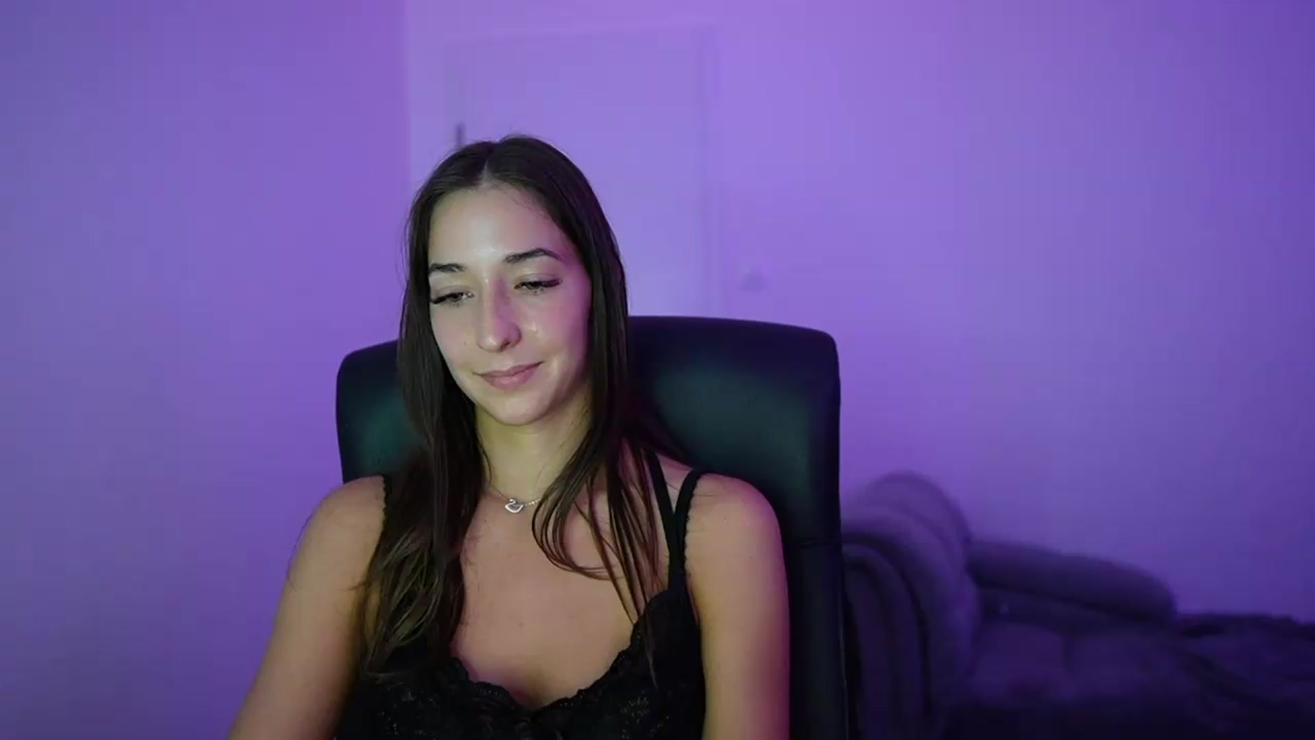 Gallery image thumbnail from Brunettte_18's myfreecams stream on, 06/04/2026, 21:32 image 14 of 20