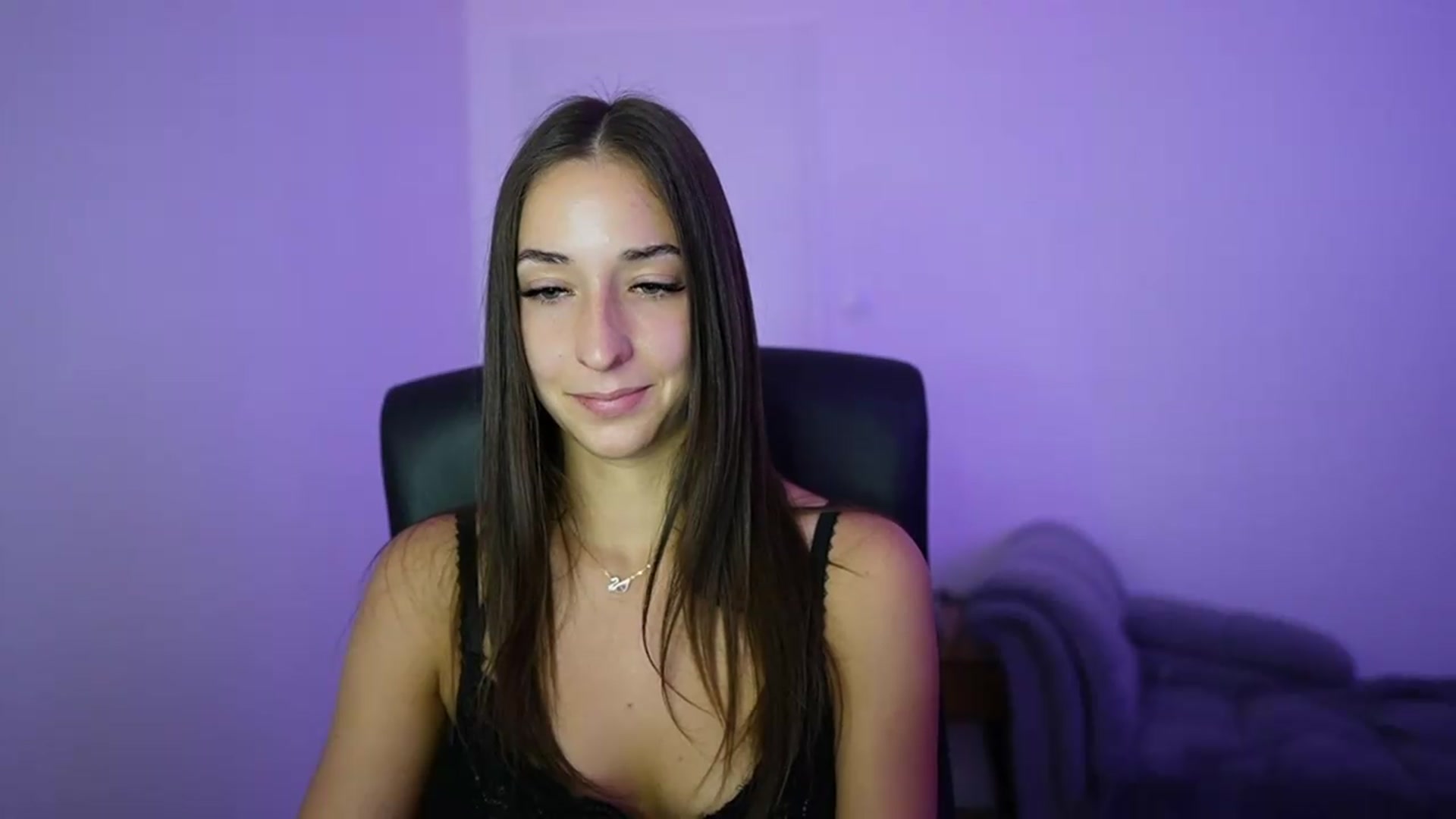 Gallery image thumbnail from Brunettte_18's myfreecams stream on, 06/09/2026, 19:36 image 18 of 20