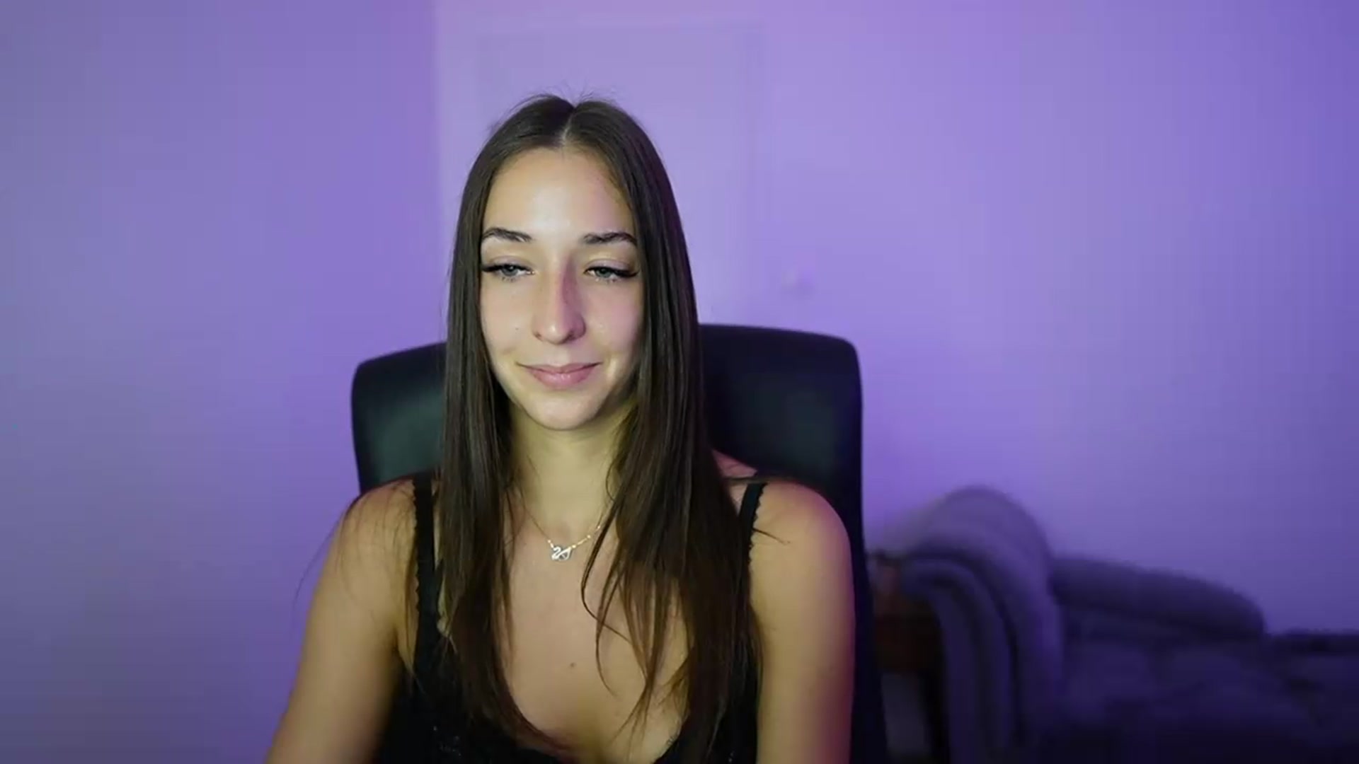 Gallery image thumbnail from Brunettte_18's myfreecams stream on, 06/09/2026, 19:36 image 17 of 20