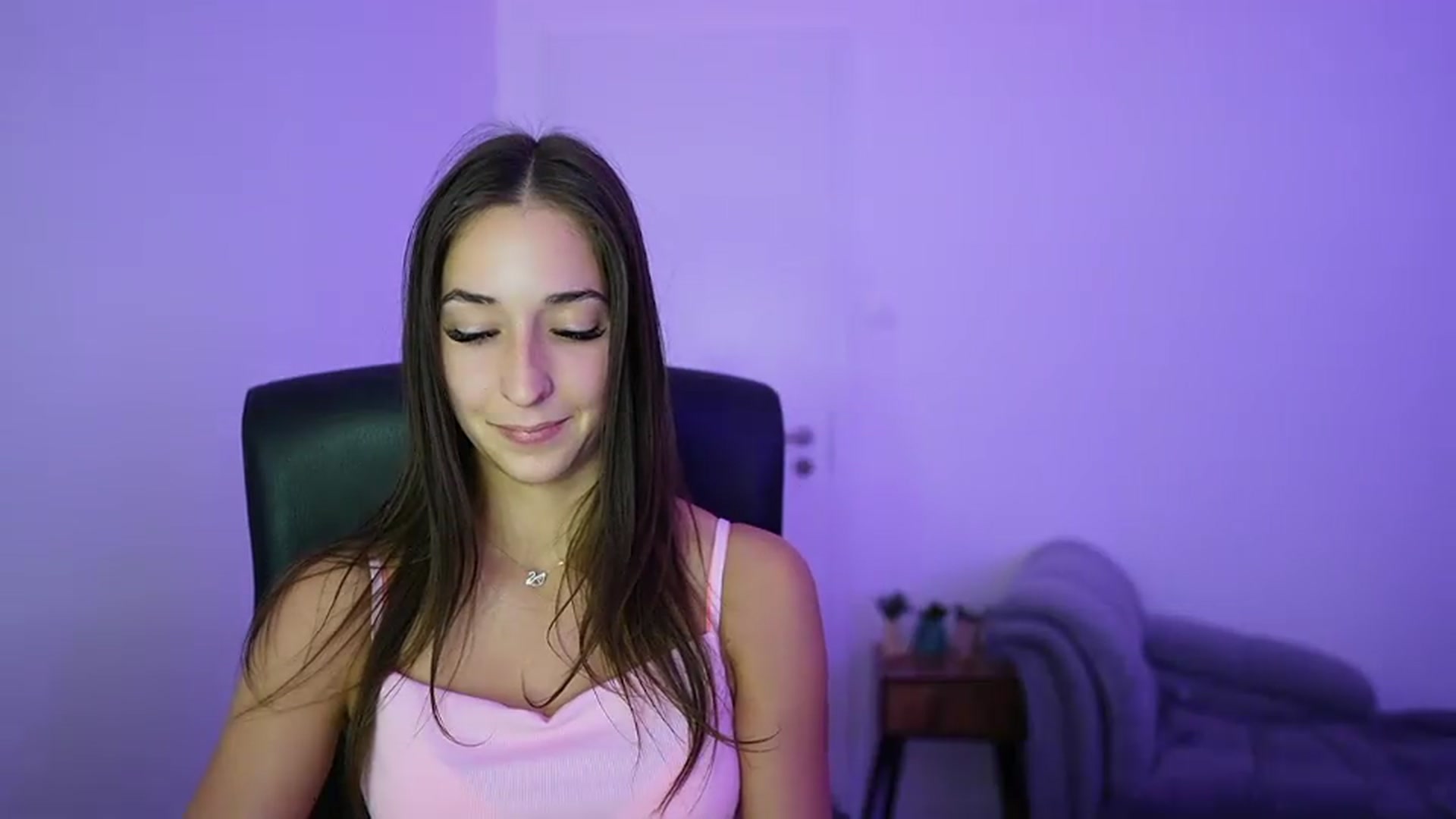 Gallery image thumbnail from Brunettte_18's myfreecams stream on, 06/13/2026, 23:31 image 17 of 20