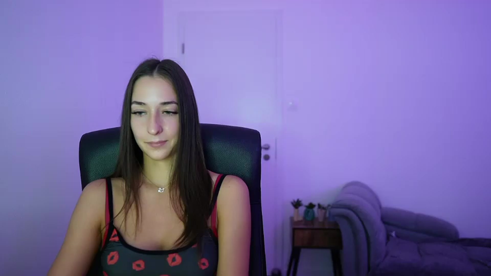 Gallery image thumbnail from Brunettte_18's myfreecams stream on, 06/15/2026, 18:09 image 17 of 20