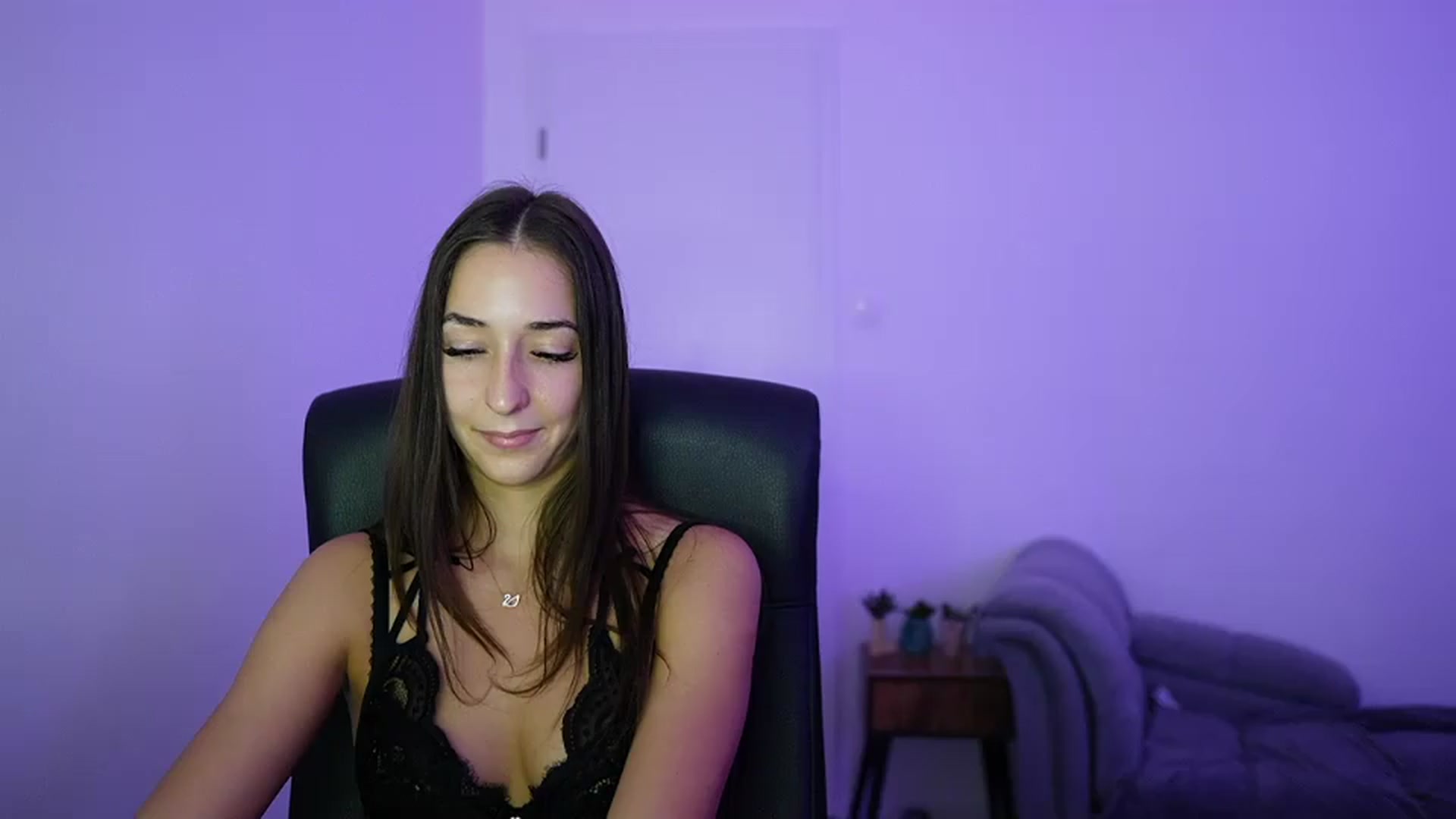 Gallery image thumbnail from Brunettte_18's myfreecams stream on, 06/18/2026, 17:20 image 11 of 20