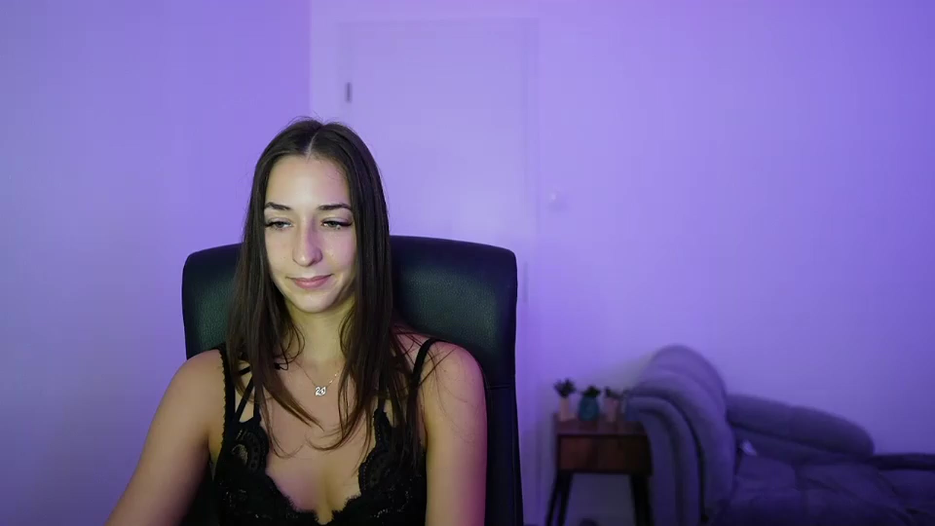 Gallery image thumbnail from Brunettte_18's myfreecams stream on, 06/18/2026, 17:20 image 4 of 20