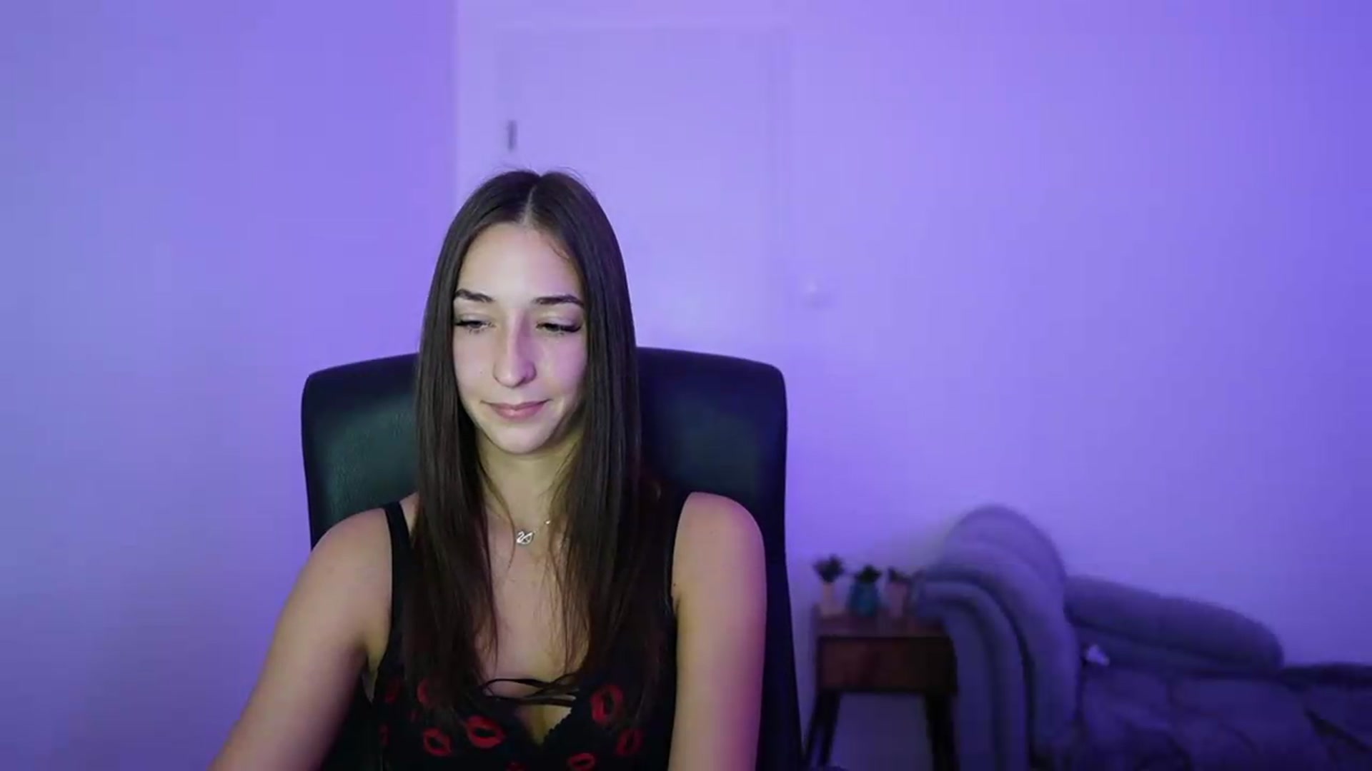 Gallery image thumbnail from Brunettte_18's myfreecams stream on, 06/21/2026, 19:59 image 6 of 20
