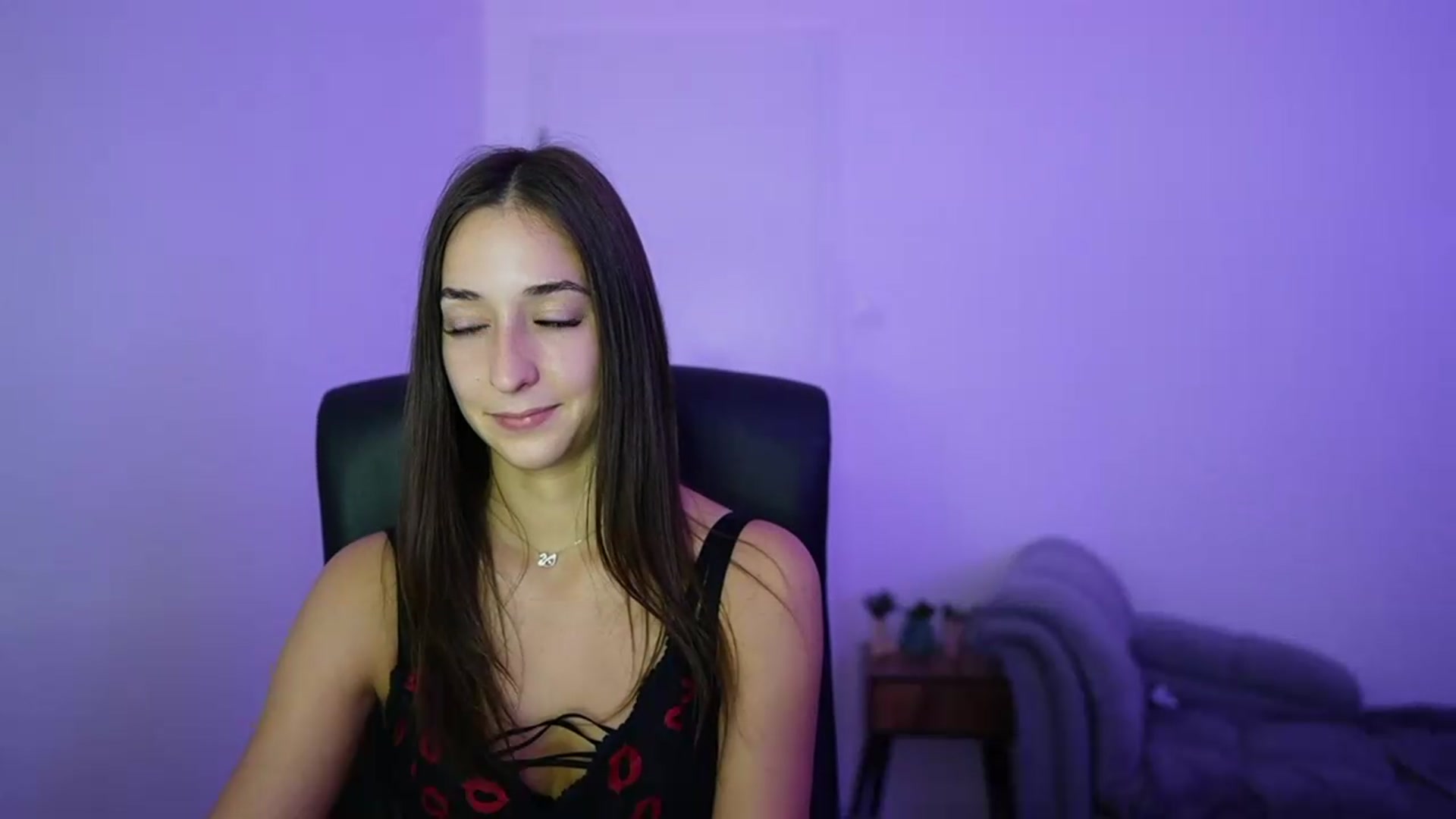 Gallery image thumbnail from Brunettte_18's myfreecams stream on, 06/21/2026, 22:26 image 2 of 20