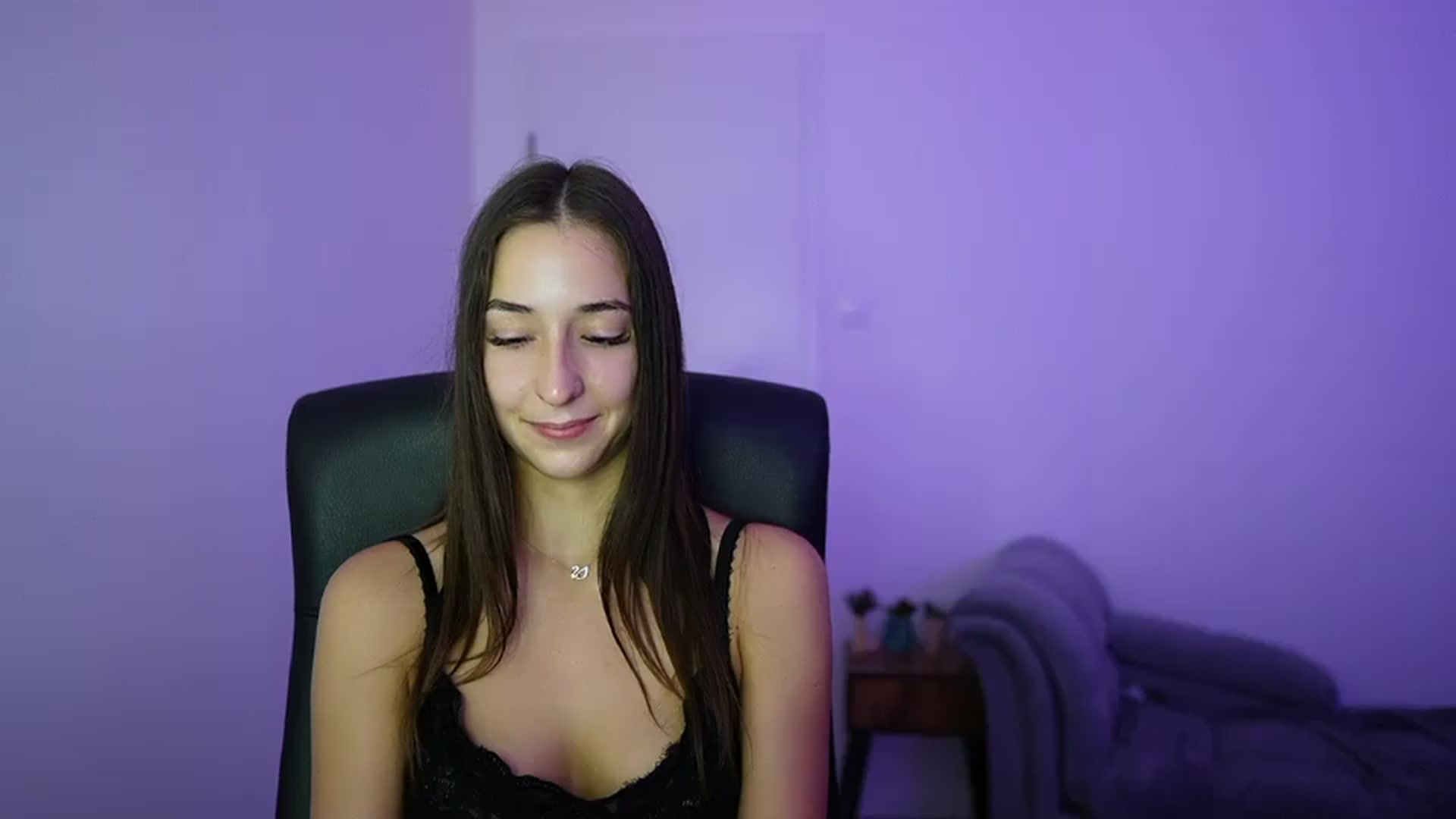 Gallery image thumbnail from Brunettte_18's myfreecams stream on, 06/24/2026, 20:24 image 17 of 20