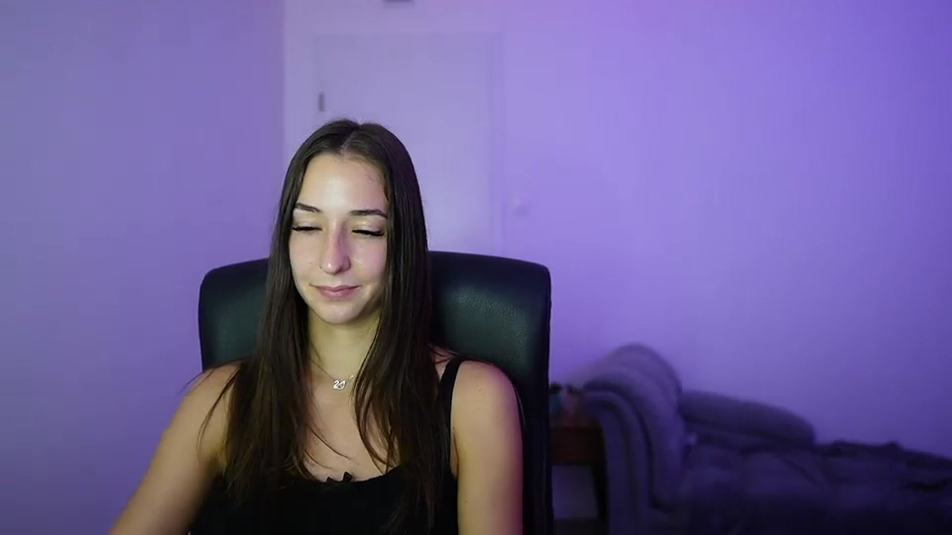 Gallery image thumbnail from Brunettte_18's myfreecams stream on, 06/27/2026, 20:04 image 17 of 20