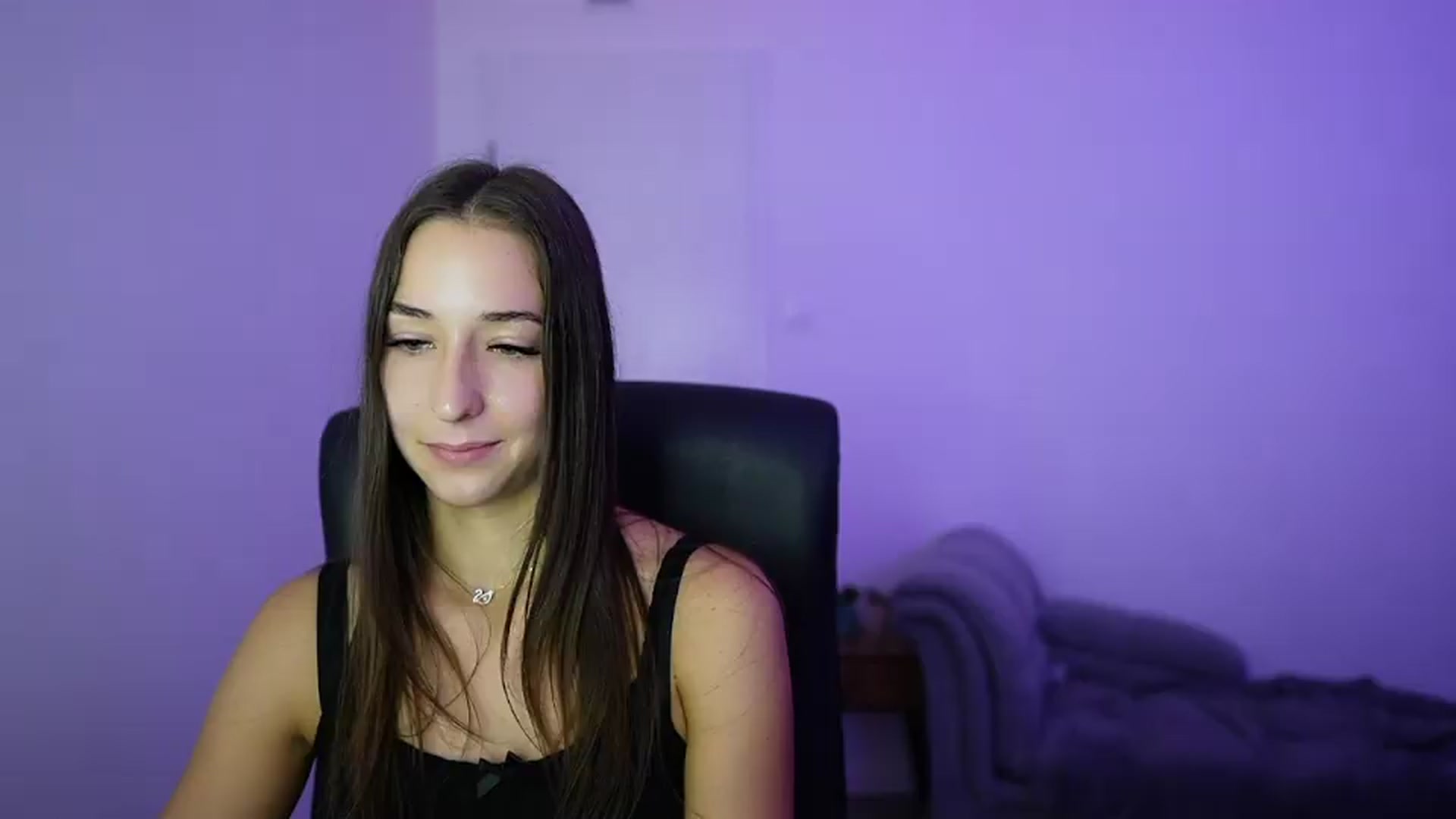Gallery image thumbnail from Brunettte_18's myfreecams stream on, 06/27/2026, 22:35 image 4 of 20