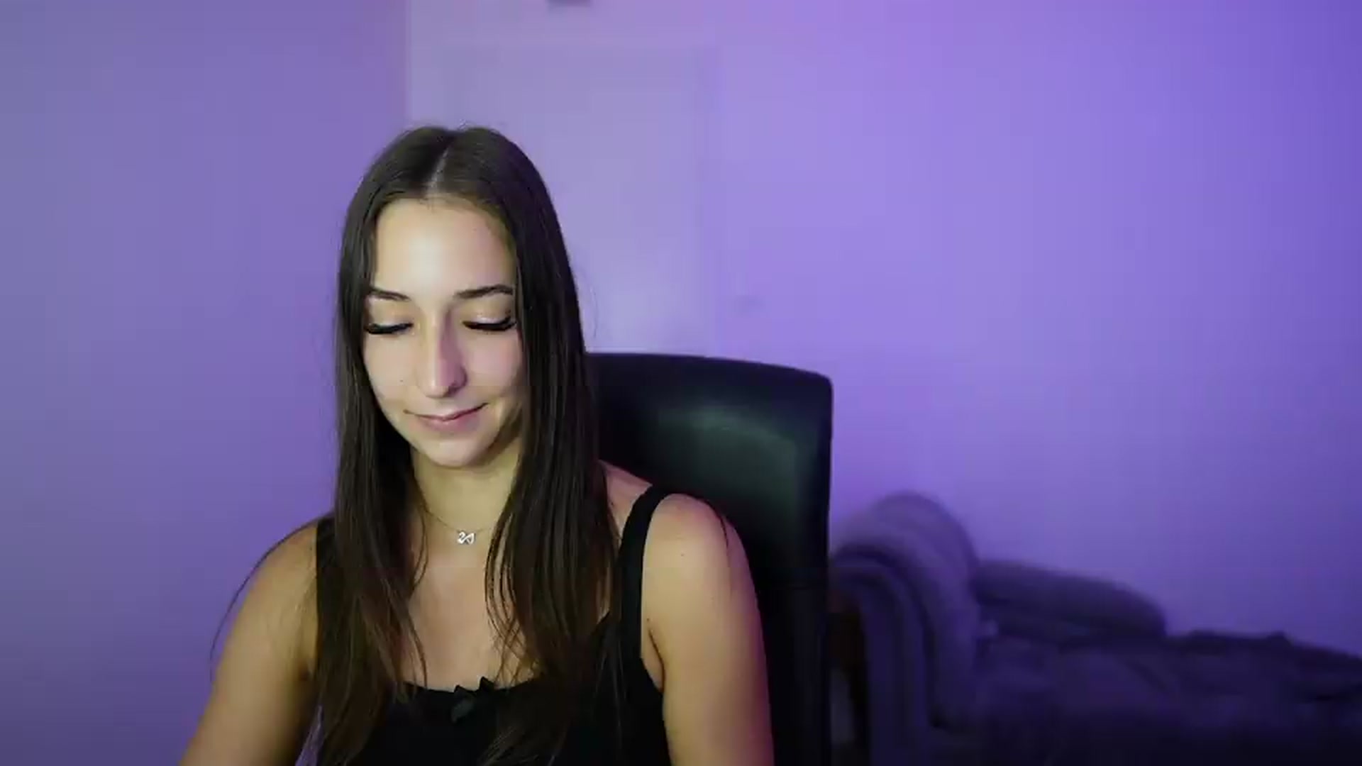 Gallery image thumbnail from Brunettte_18's myfreecams stream on, 06/27/2026, 22:35 image 19 of 20