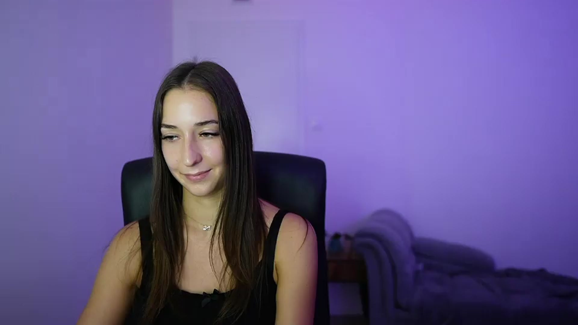 Gallery image thumbnail from Brunettte_18's myfreecams stream on, 06/27/2026, 22:35 image 17 of 20