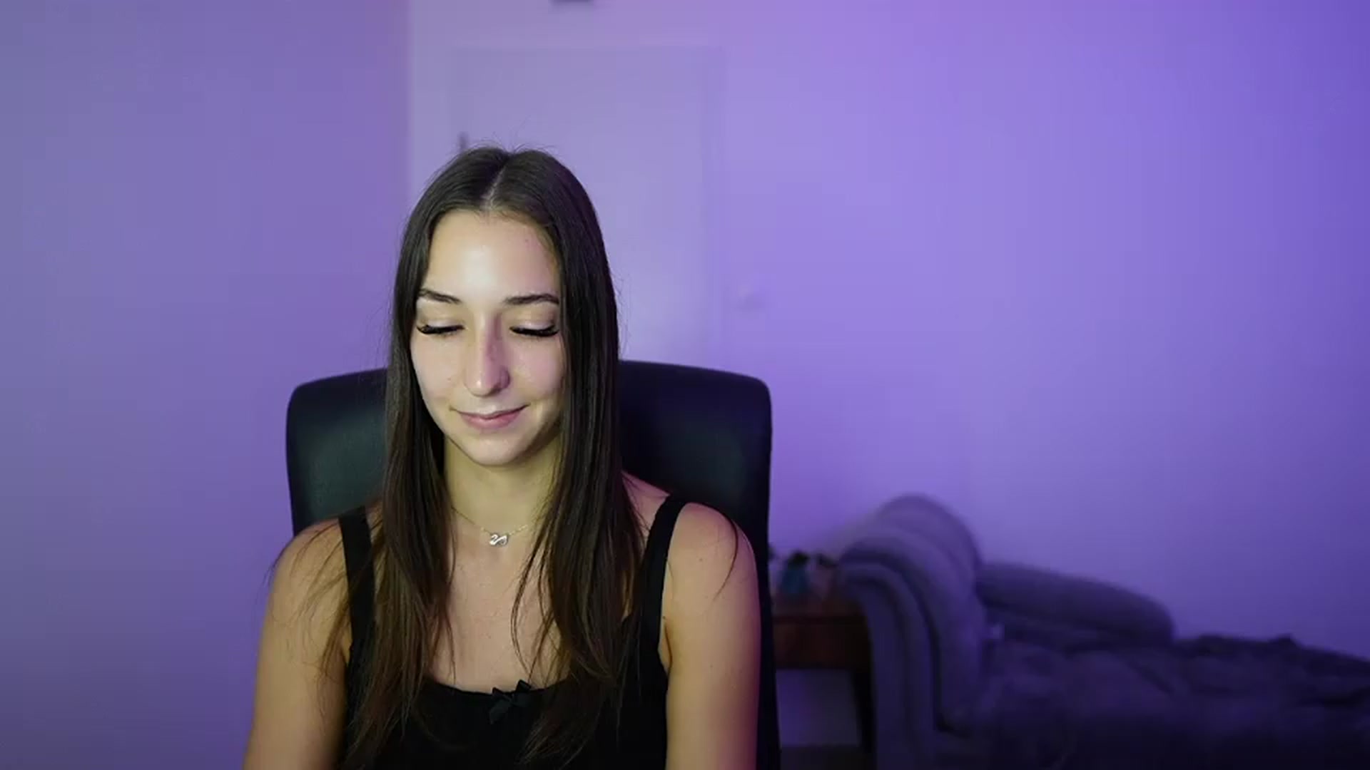 Gallery image thumbnail from Brunettte_18's myfreecams stream on, 06/27/2026, 22:35 image 15 of 20