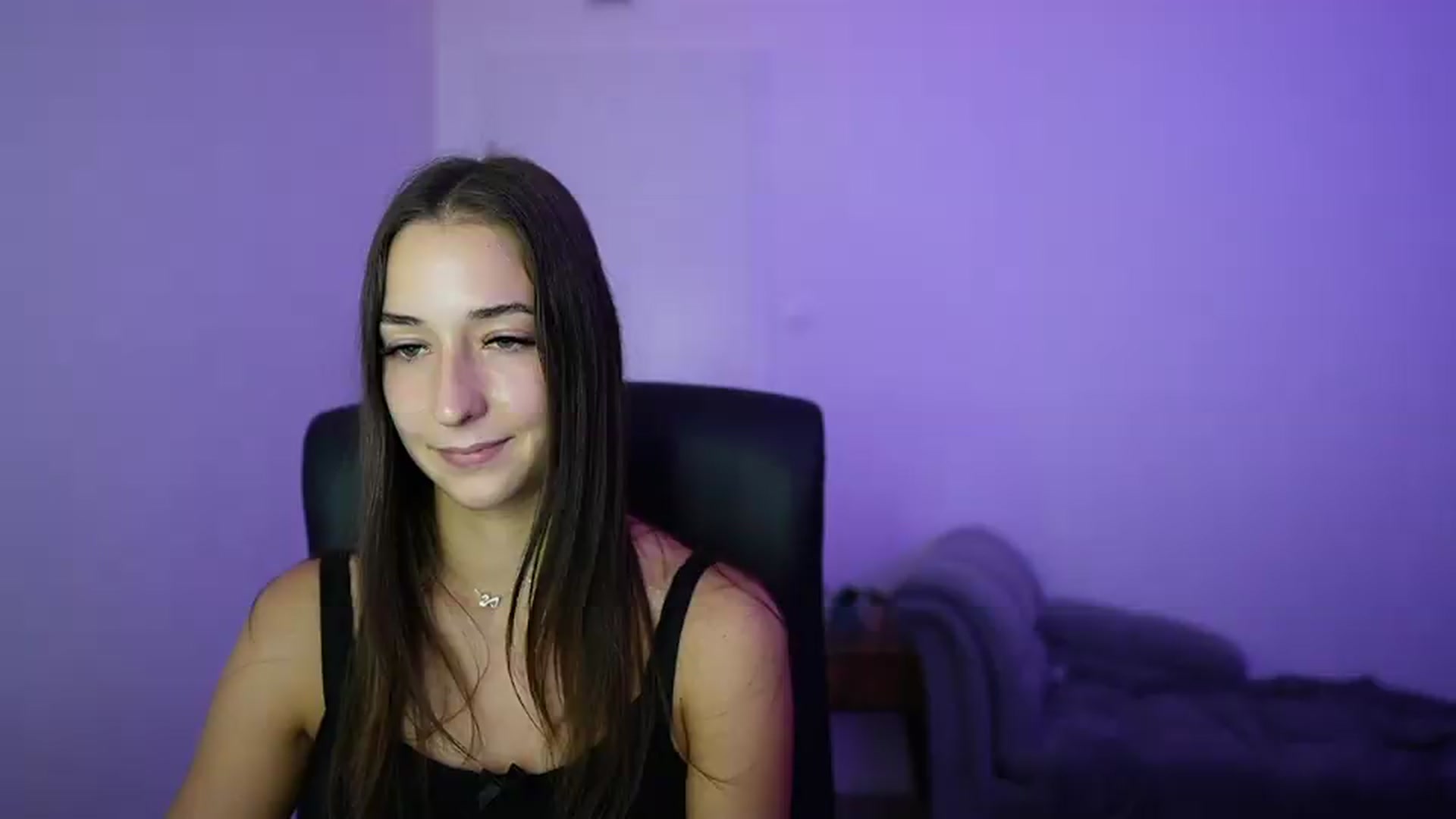 Gallery image thumbnail from Brunettte_18's myfreecams stream on, 06/27/2026, 22:35 image 2 of 20