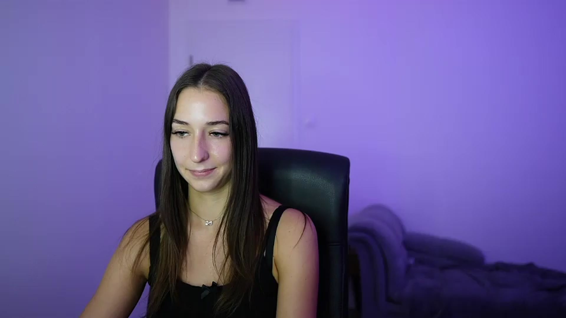Gallery image thumbnail from Brunettte_18's myfreecams stream on, 06/27/2026, 22:35 image 14 of 20