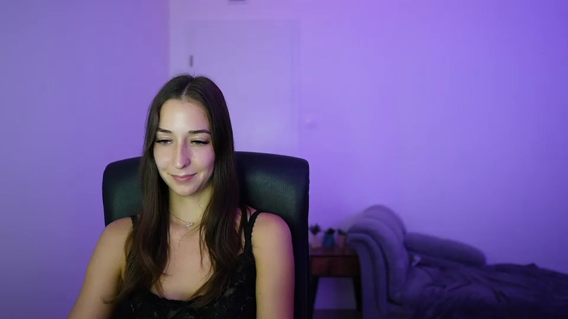 Gallery image thumbnail from Brunettte_18's myfreecams stream on, 06/28/2026, 21:28 image 8 of 20