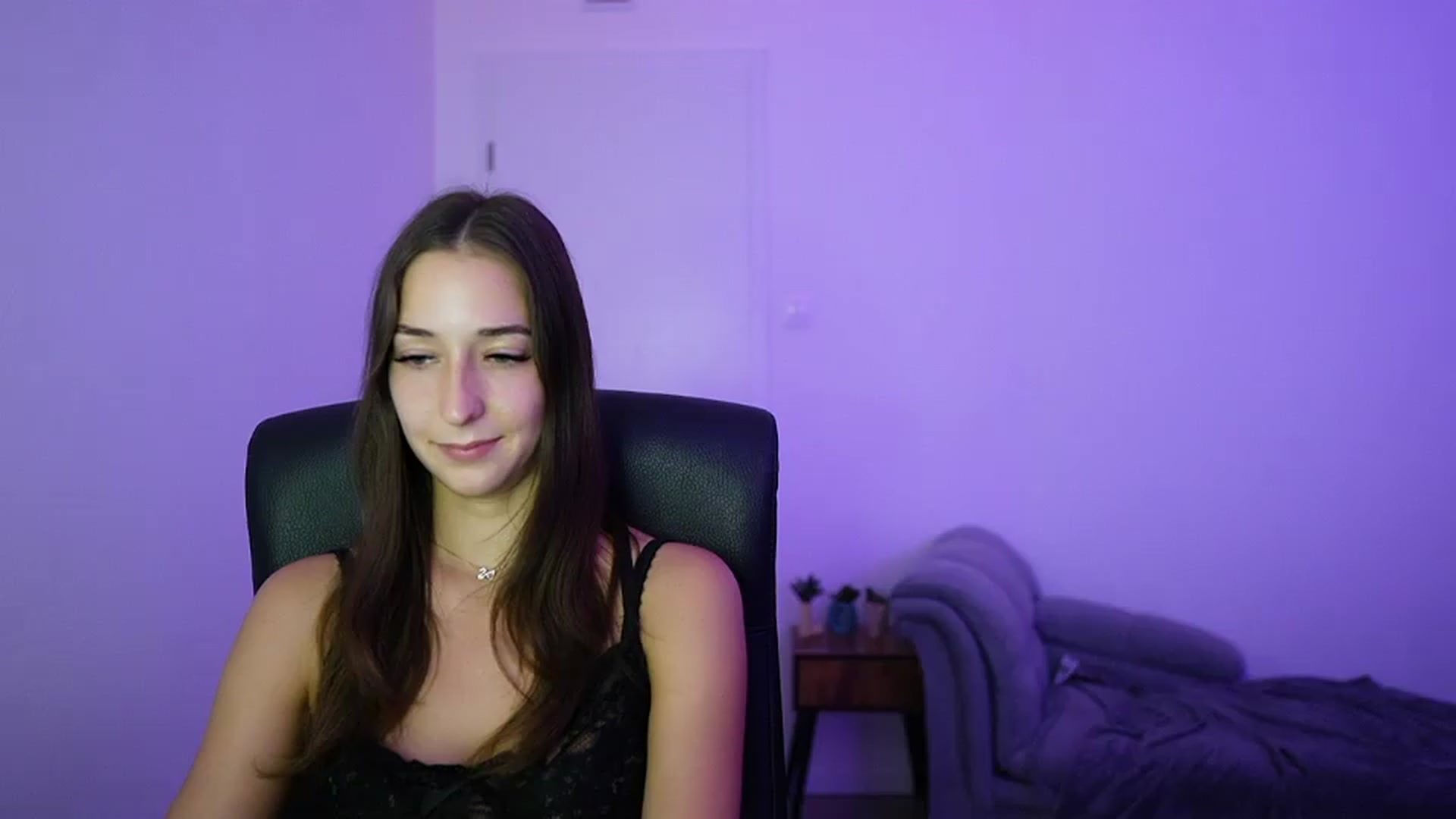 Gallery image thumbnail from Brunettte_18's myfreecams stream on, 06/28/2026, 21:28 image 3 of 20