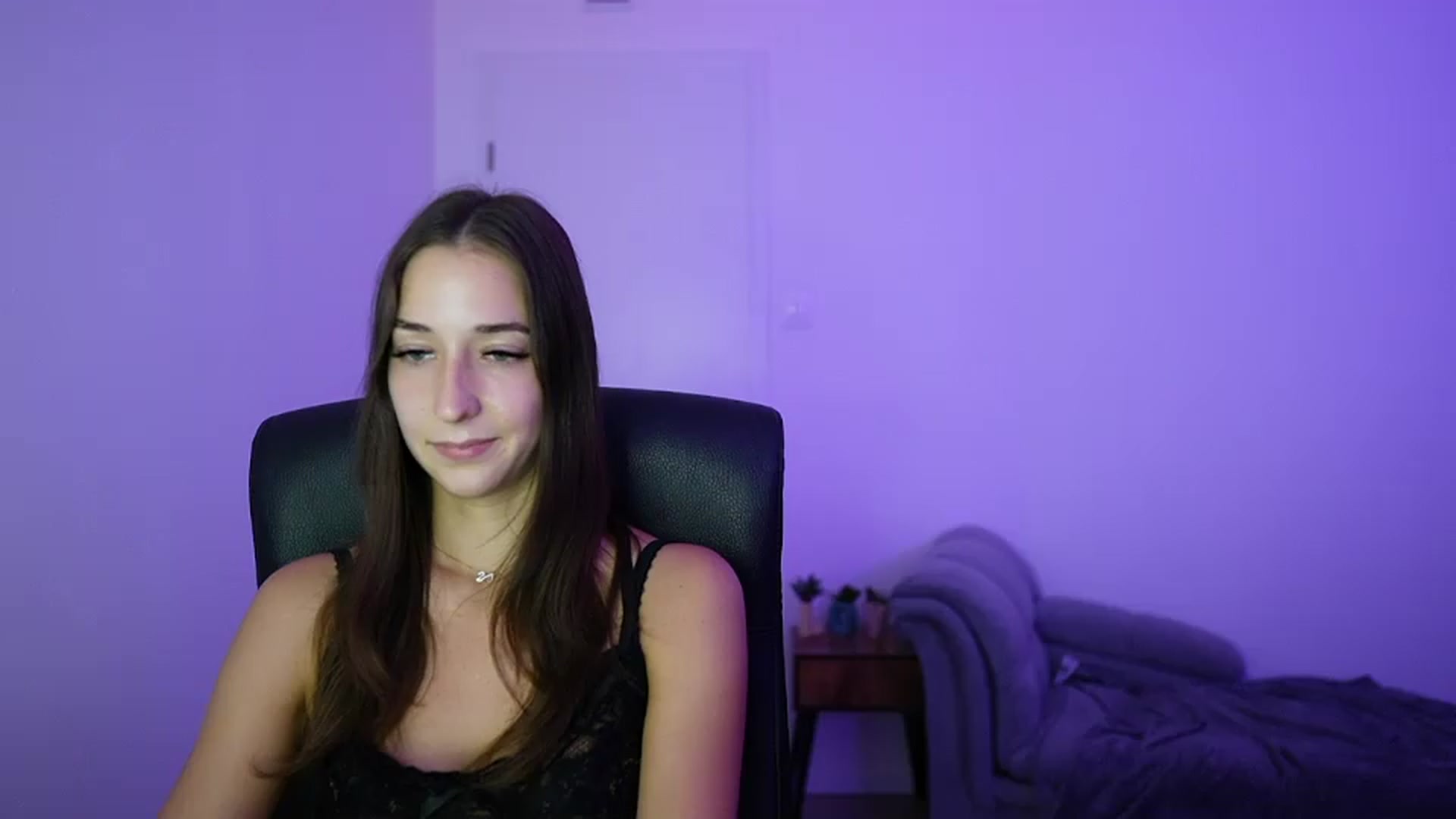 Gallery image thumbnail from Brunettte_18's myfreecams stream on, 06/28/2026, 21:28 image 4 of 20