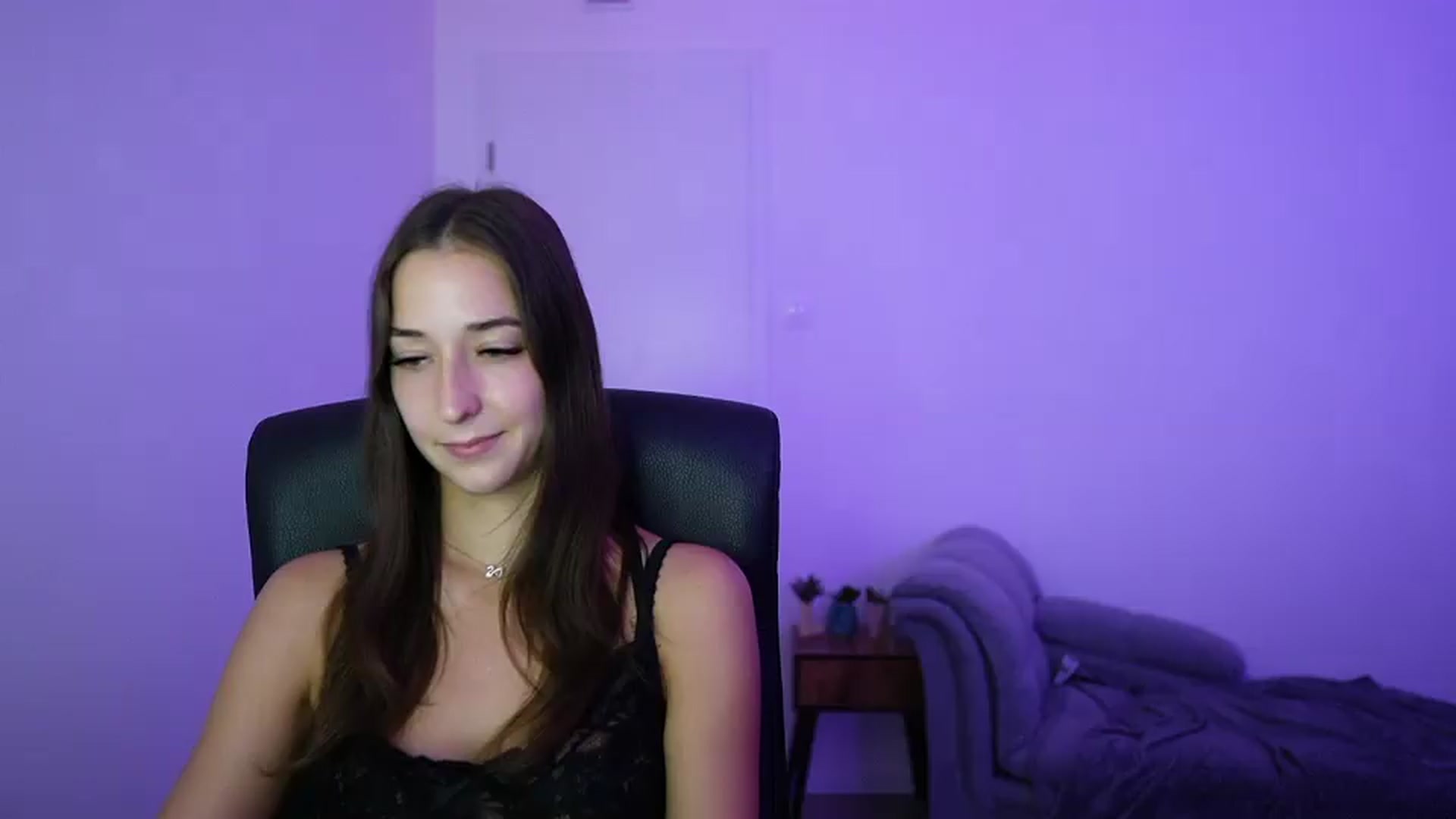 Gallery image thumbnail from Brunettte_18's myfreecams stream on, 06/28/2026, 21:28 image 2 of 20