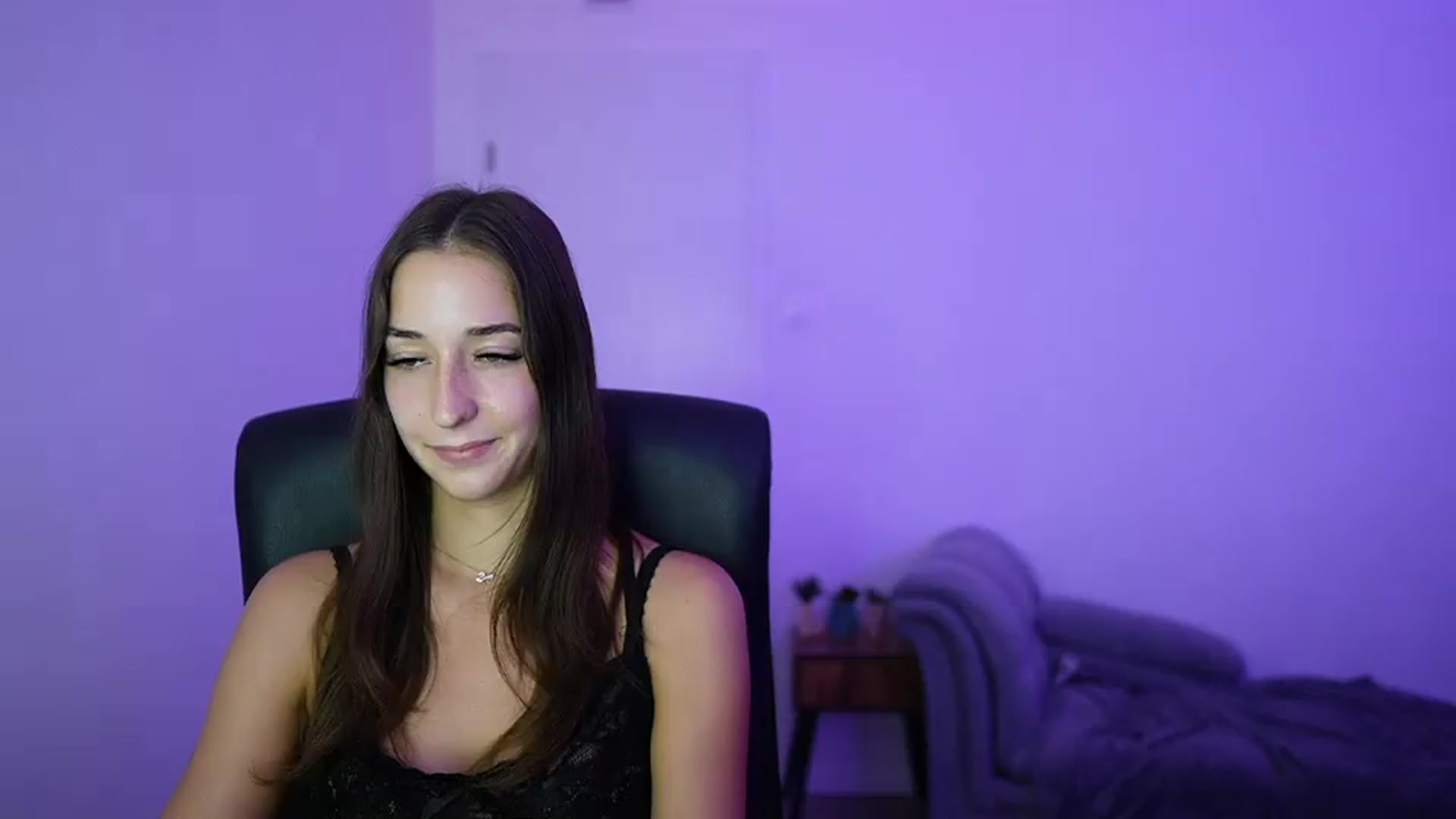 Gallery image thumbnail from Brunettte_18's myfreecams stream on, 06/28/2026, 21:28 image 5 of 20