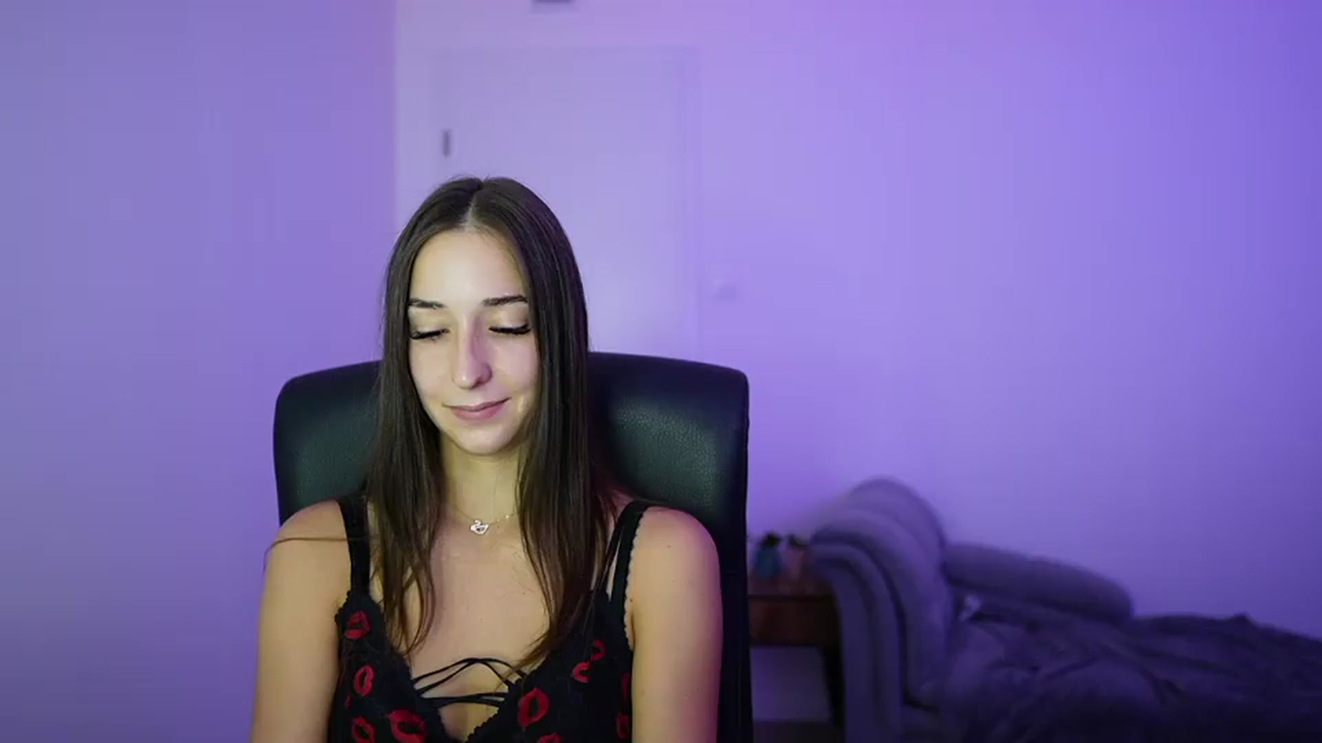 Gallery image thumbnail from Brunettte_18's myfreecams stream on, 07/03/2026, 19:45 image 2 of 20