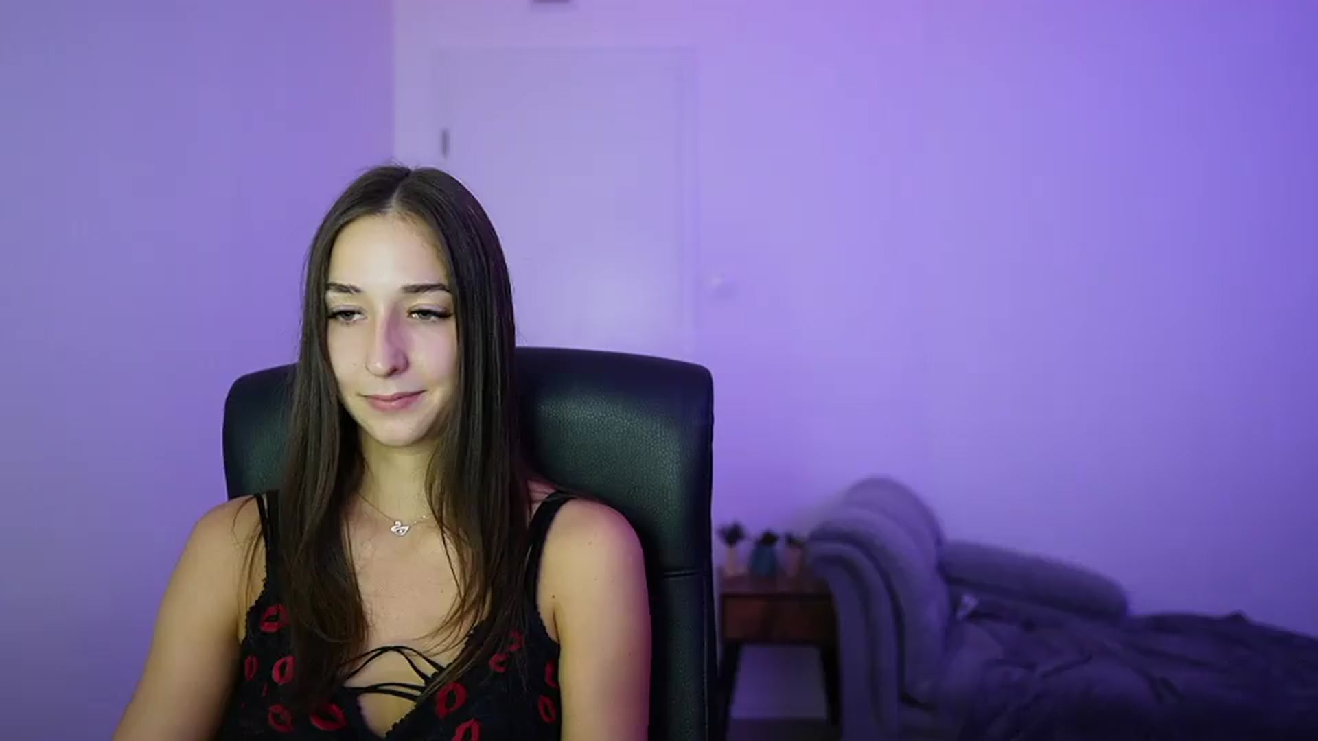 Gallery image thumbnail from Brunettte_18's myfreecams stream on, 07/03/2026, 19:45 image 17 of 20