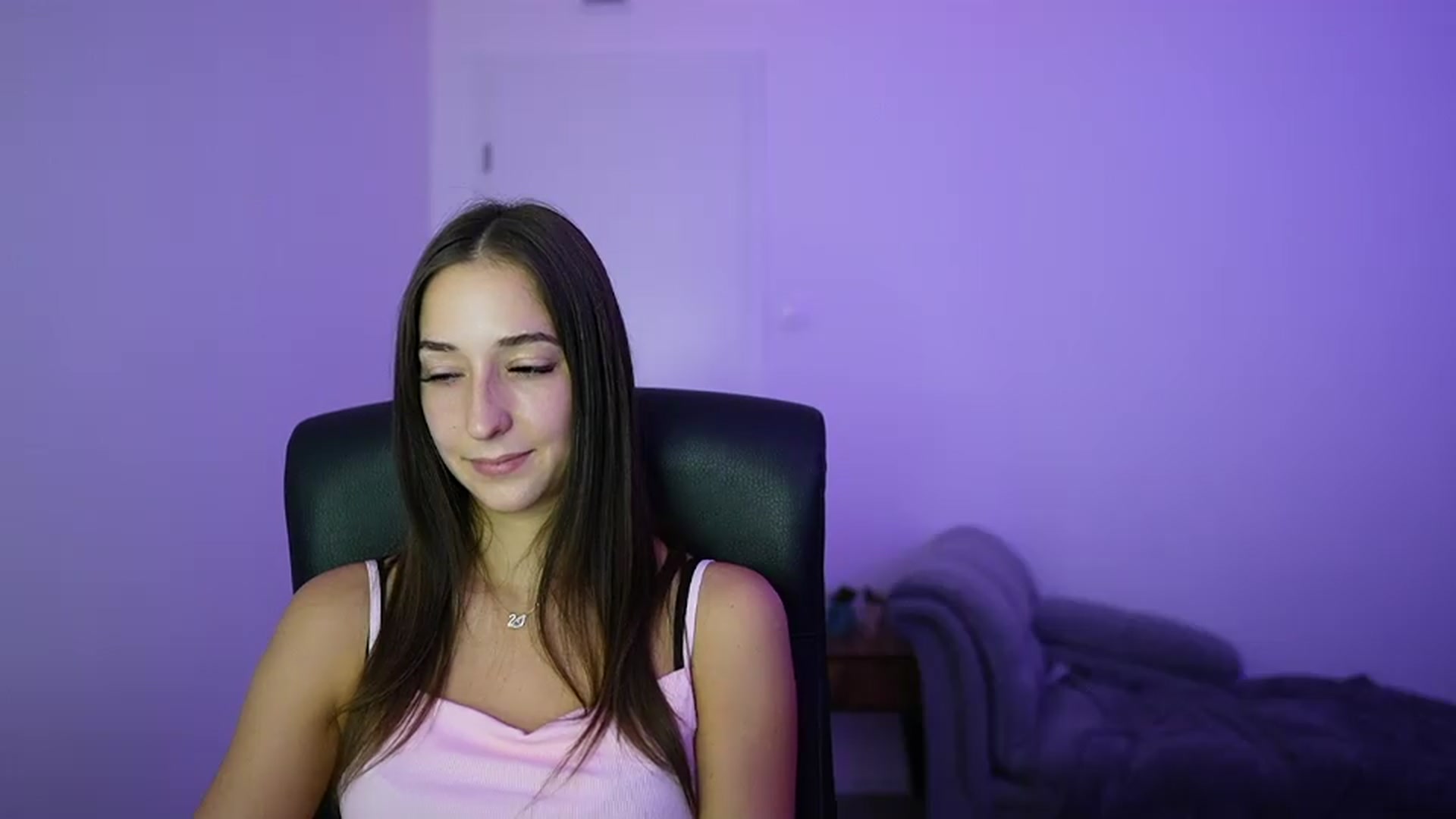 Gallery image thumbnail from Brunettte_18's myfreecams stream on, 07/04/2026, 14:34 image 6 of 20