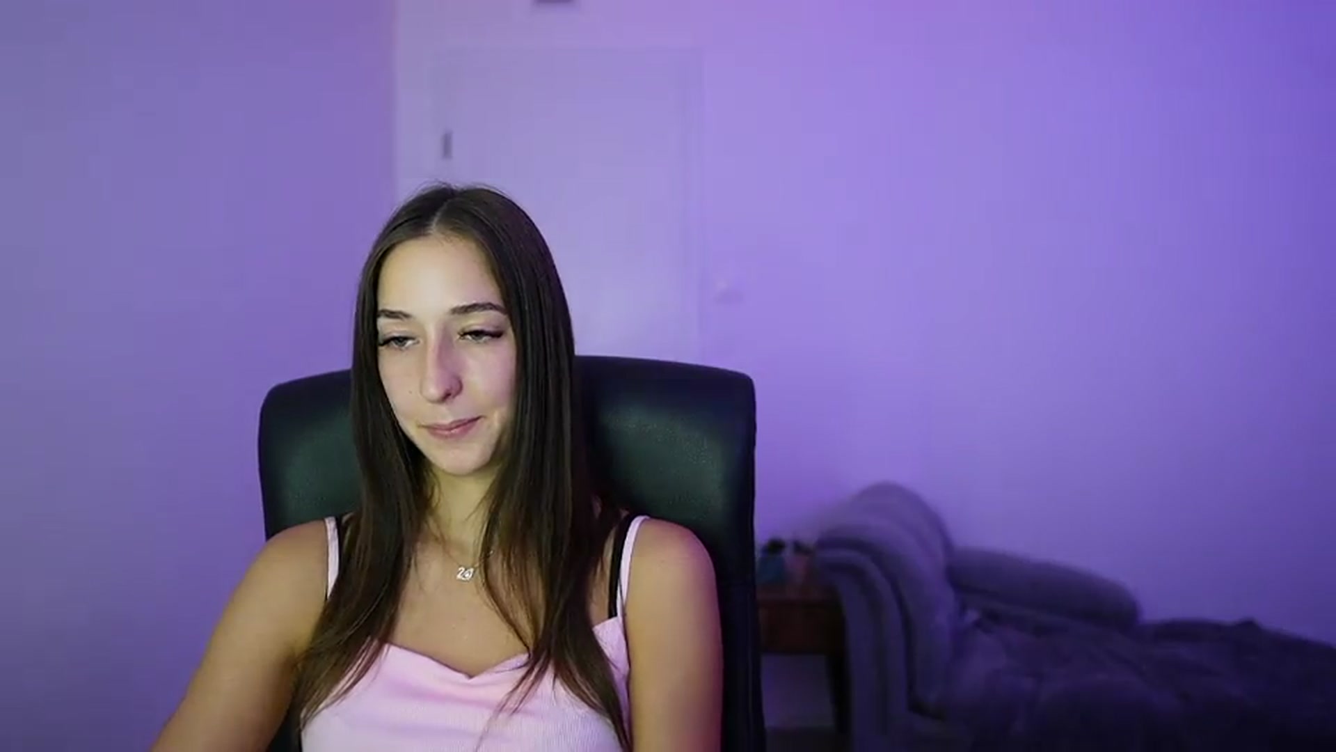 Gallery image thumbnail from Brunettte_18's myfreecams stream on, 07/04/2026, 14:34 image 4 of 20