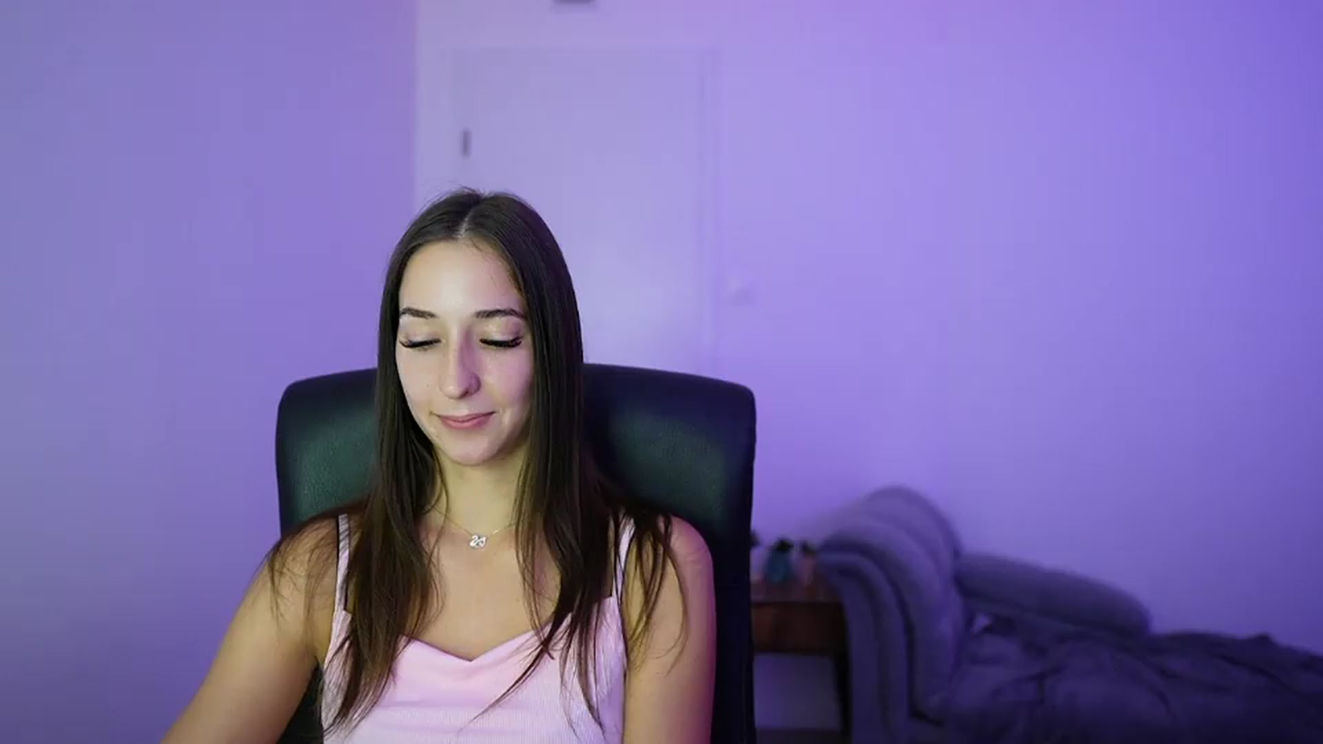 Gallery image thumbnail from Brunettte_18's myfreecams stream on, 07/04/2026, 17:22 image 11 of 20