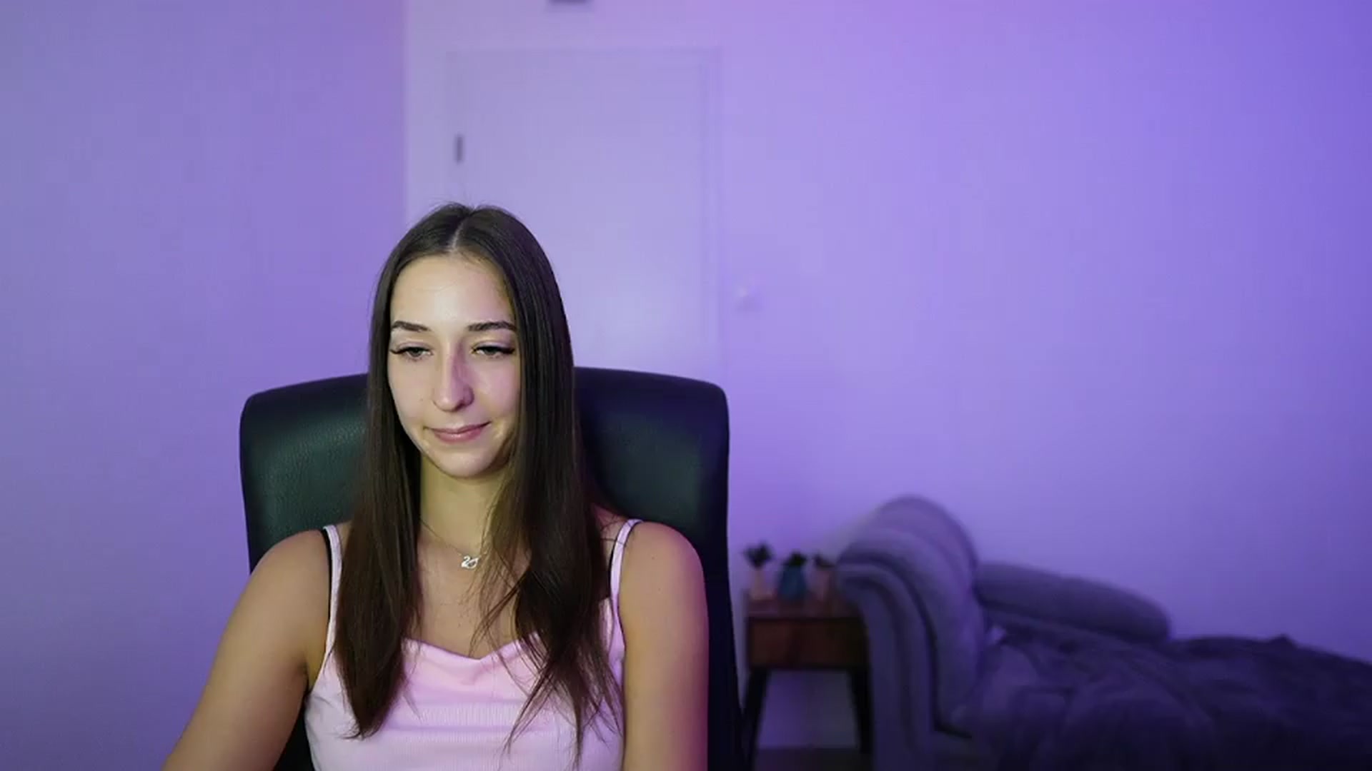 Gallery image thumbnail from Brunettte_18's myfreecams stream on, 07/04/2026, 17:22 image 4 of 20