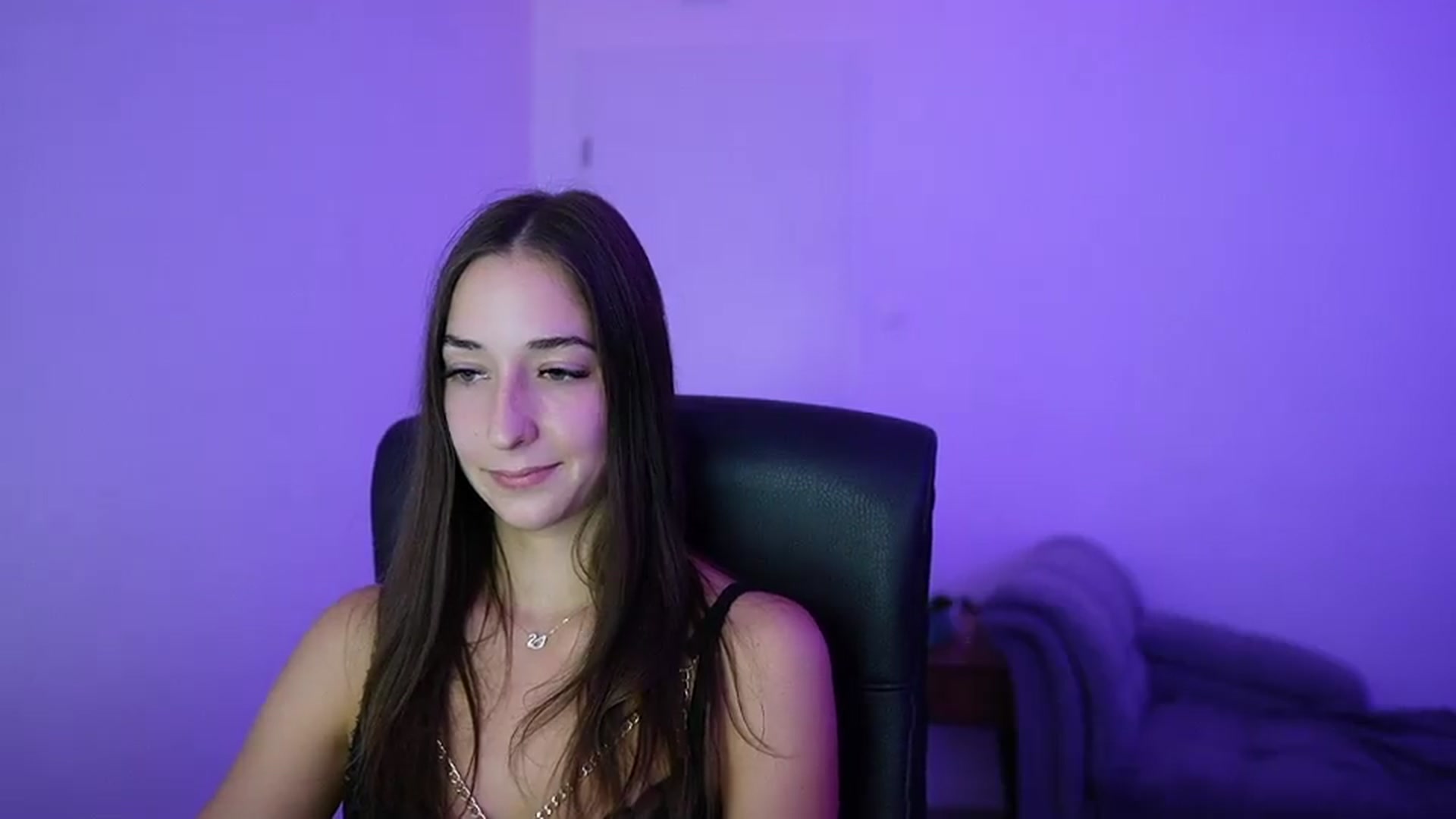 Gallery image thumbnail from Brunettte_18's myfreecams stream on, 07/06/2026, 23:43 image 3 of 20