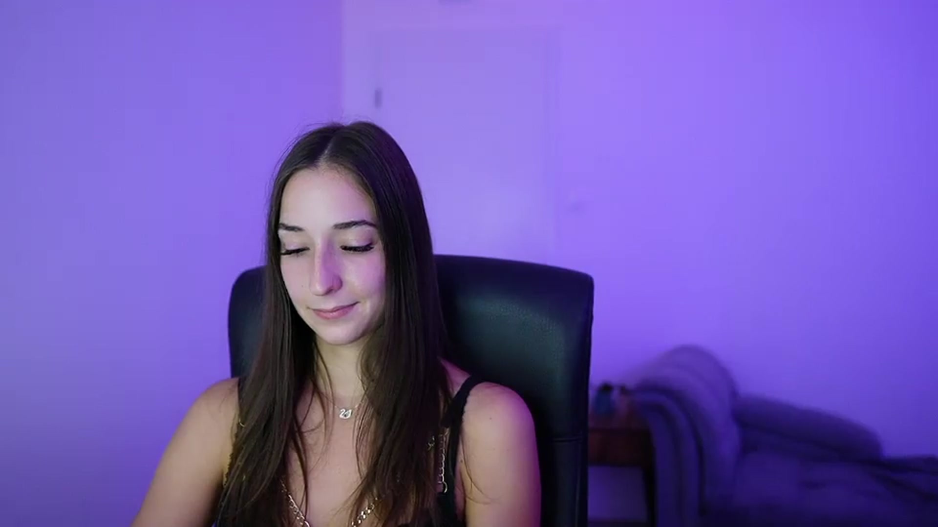 Gallery image thumbnail from Brunettte_18's myfreecams stream on, 07/06/2026, 23:43 image 5 of 20
