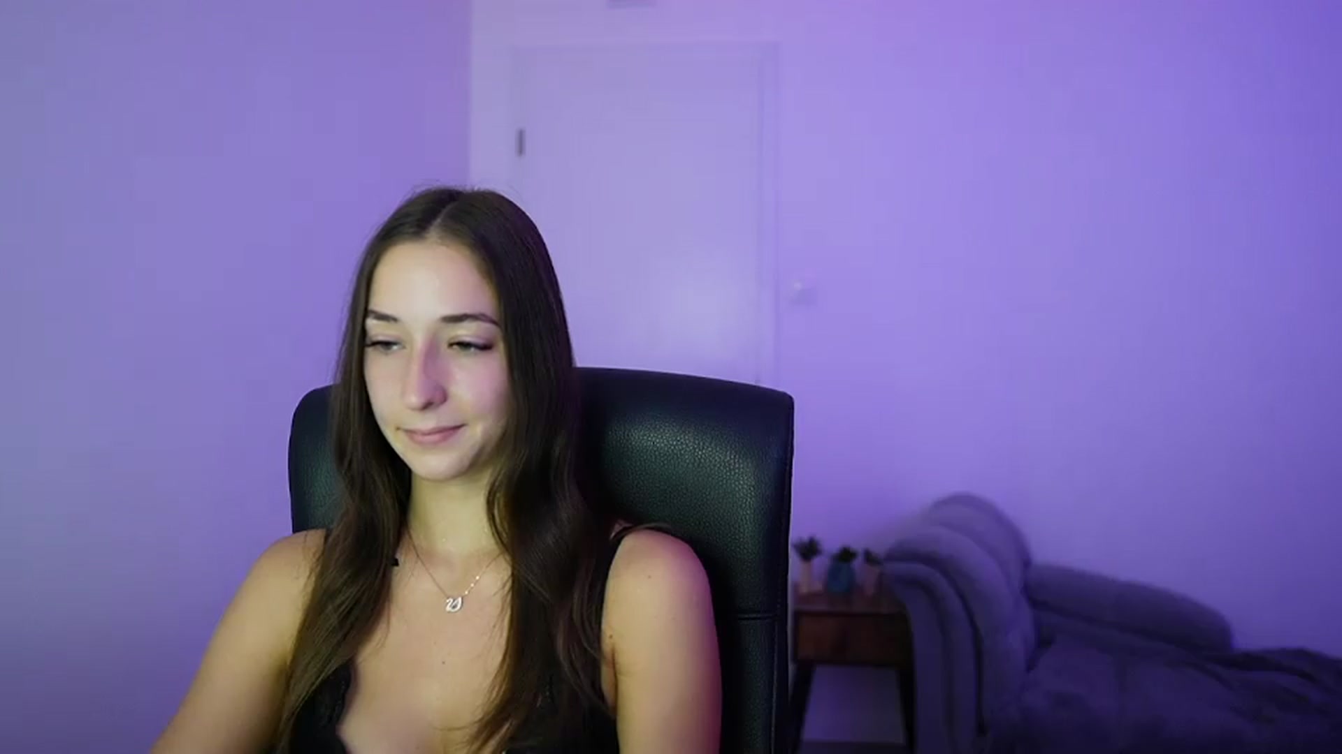Gallery image thumbnail from Brunettte_18's myfreecams stream on, 07/07/2026, 14:49 image 3 of 20