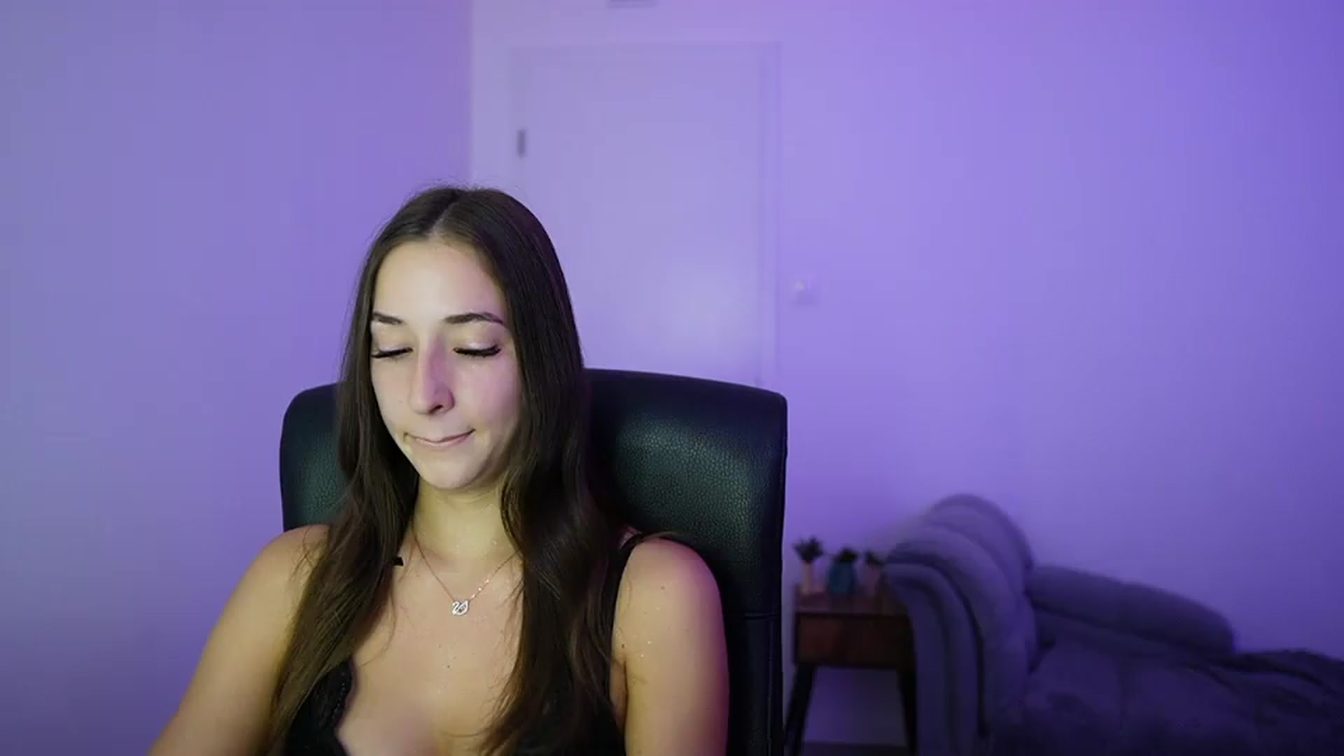 Gallery image thumbnail from Brunettte_18's myfreecams stream on, 07/07/2026, 14:49 image 1 of 20