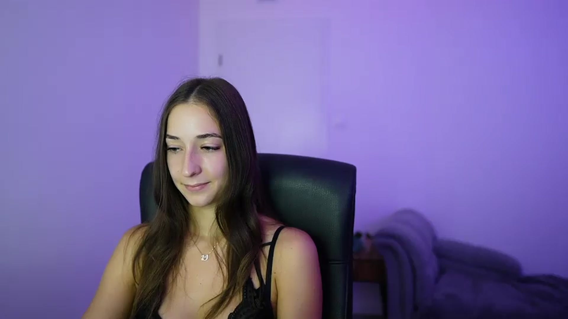 Gallery image thumbnail from Brunettte_18's myfreecams stream on, 07/07/2026, 14:49 image 10 of 20