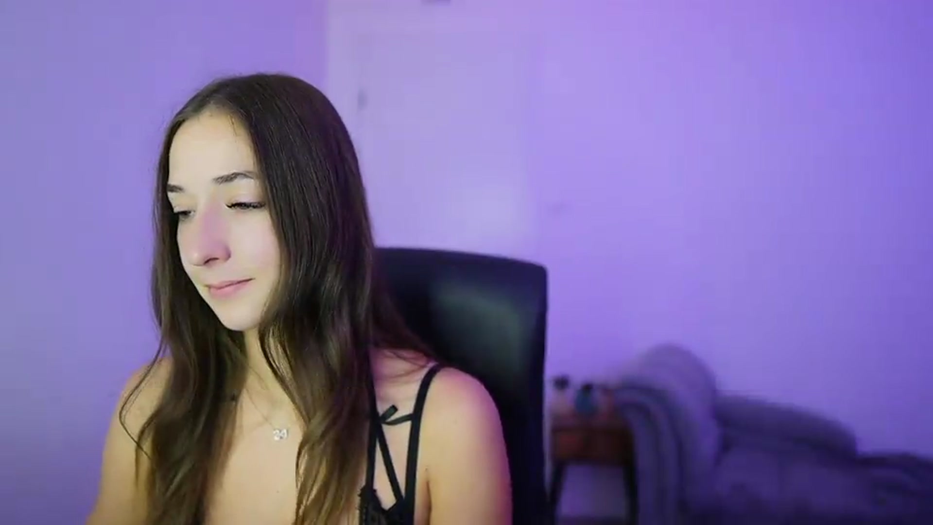 Gallery image thumbnail from Brunettte_18's myfreecams stream on, 07/07/2026, 14:49 image 12 of 20