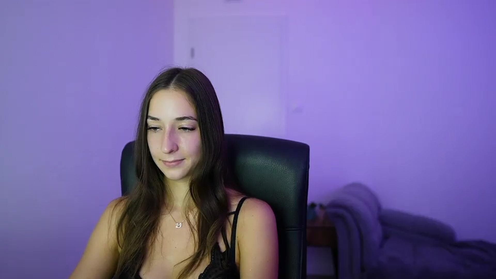 Gallery image thumbnail from Brunettte_18's myfreecams stream on, 07/07/2026, 14:49 image 9 of 20