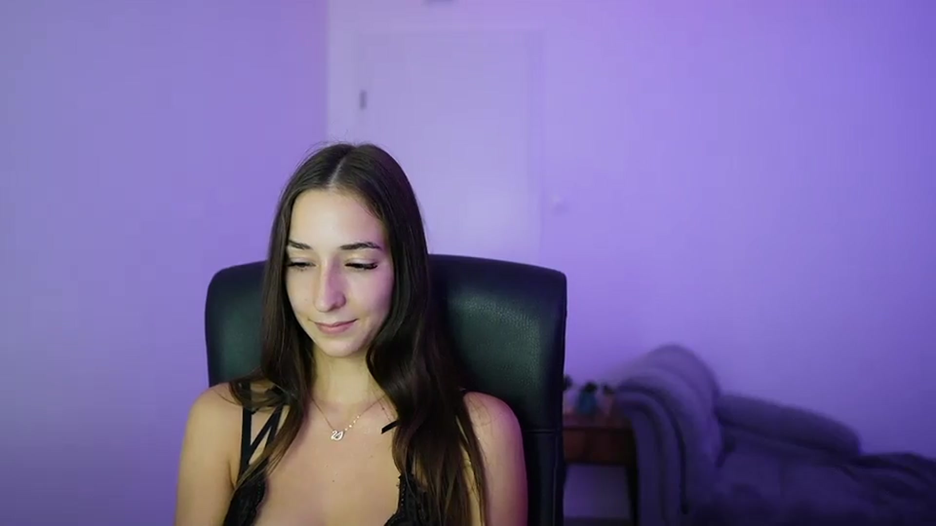 Gallery image thumbnail from Brunettte_18's myfreecams stream on, 07/07/2026, 17:44 image 2 of 20
