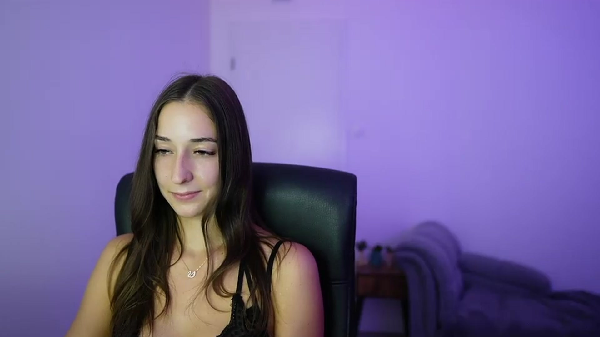 Gallery image thumbnail from Brunettte_18's myfreecams stream on, 07/07/2026, 17:44 image 15 of 20
