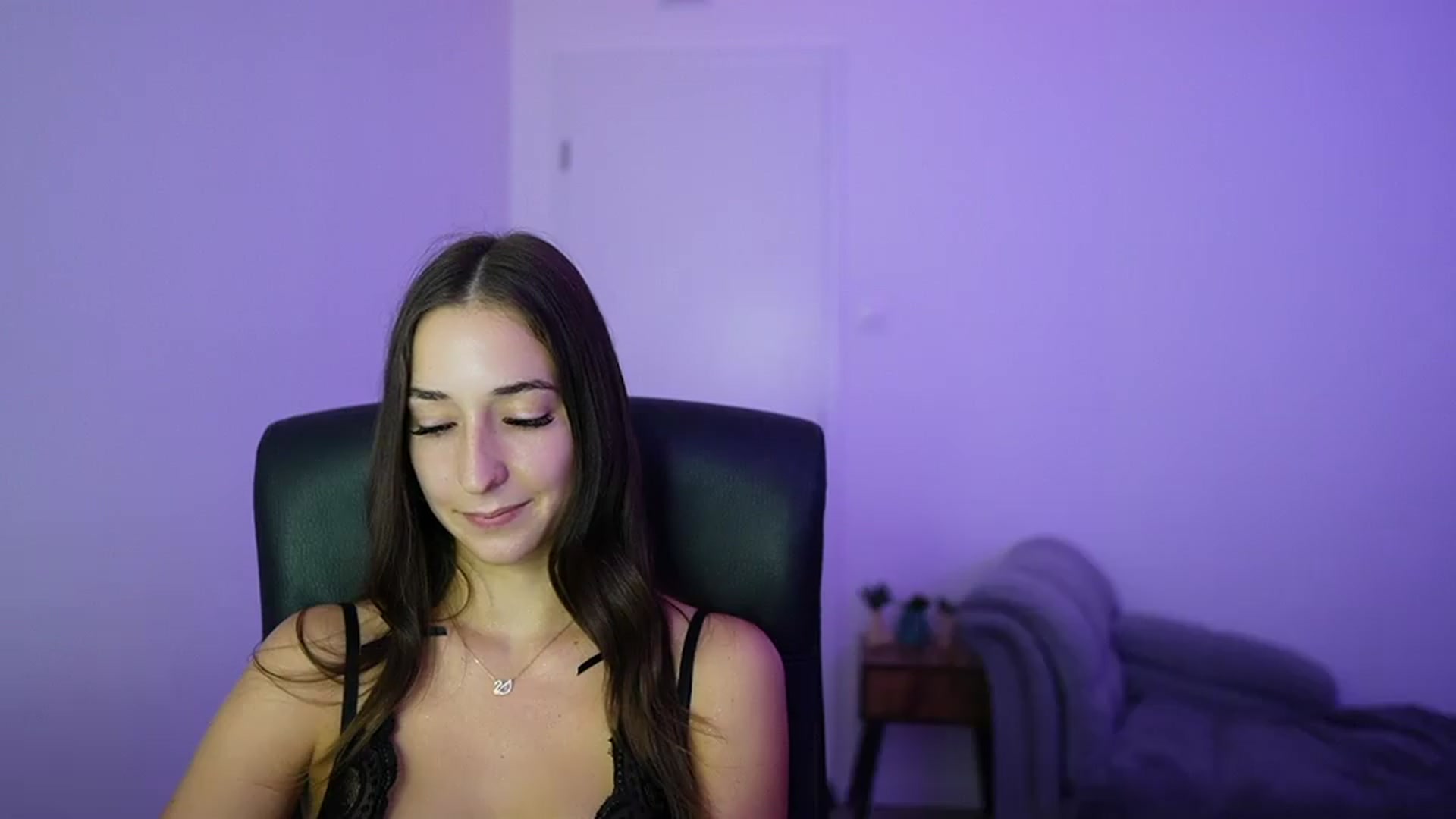 Gallery image thumbnail from Brunettte_18's myfreecams stream on, 07/07/2026, 17:44 image 11 of 20