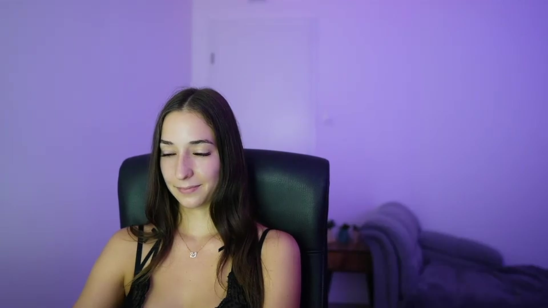 Gallery image thumbnail from Brunettte_18's myfreecams stream on, 07/07/2026, 17:44 image 9 of 20