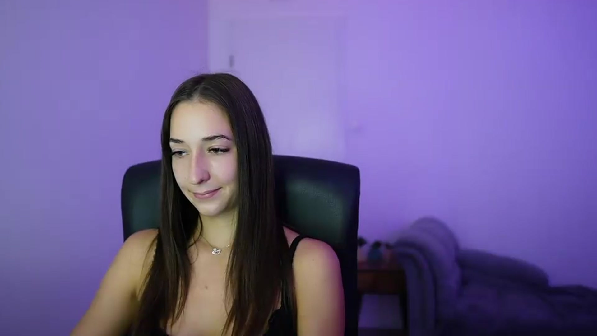 Gallery image thumbnail from Brunettte_18's myfreecams stream on, 07/10/2026, 13:47 image 6 of 20