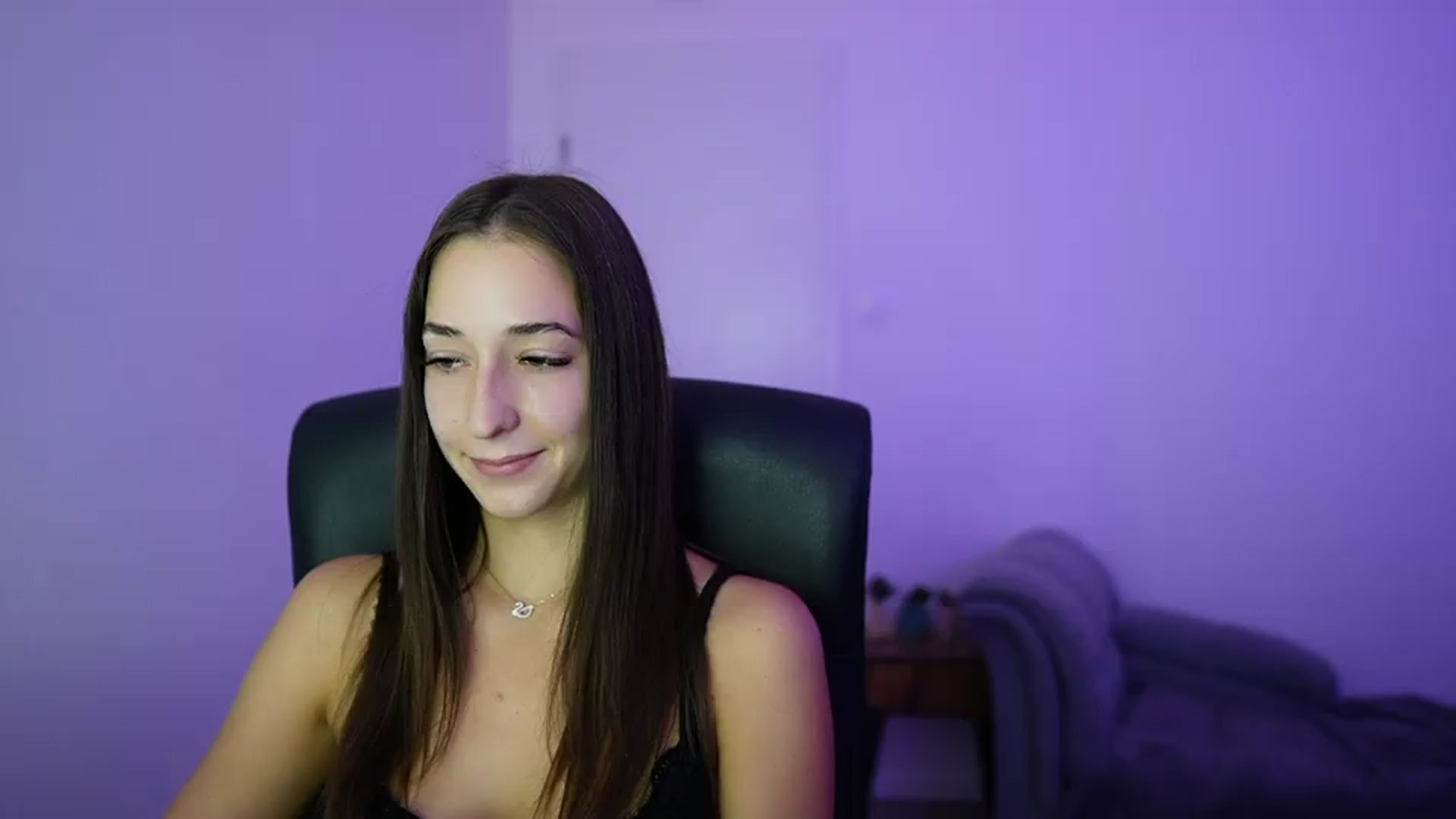 Gallery image thumbnail from Brunettte_18's myfreecams stream on, 07/10/2026, 13:47 image 1 of 20