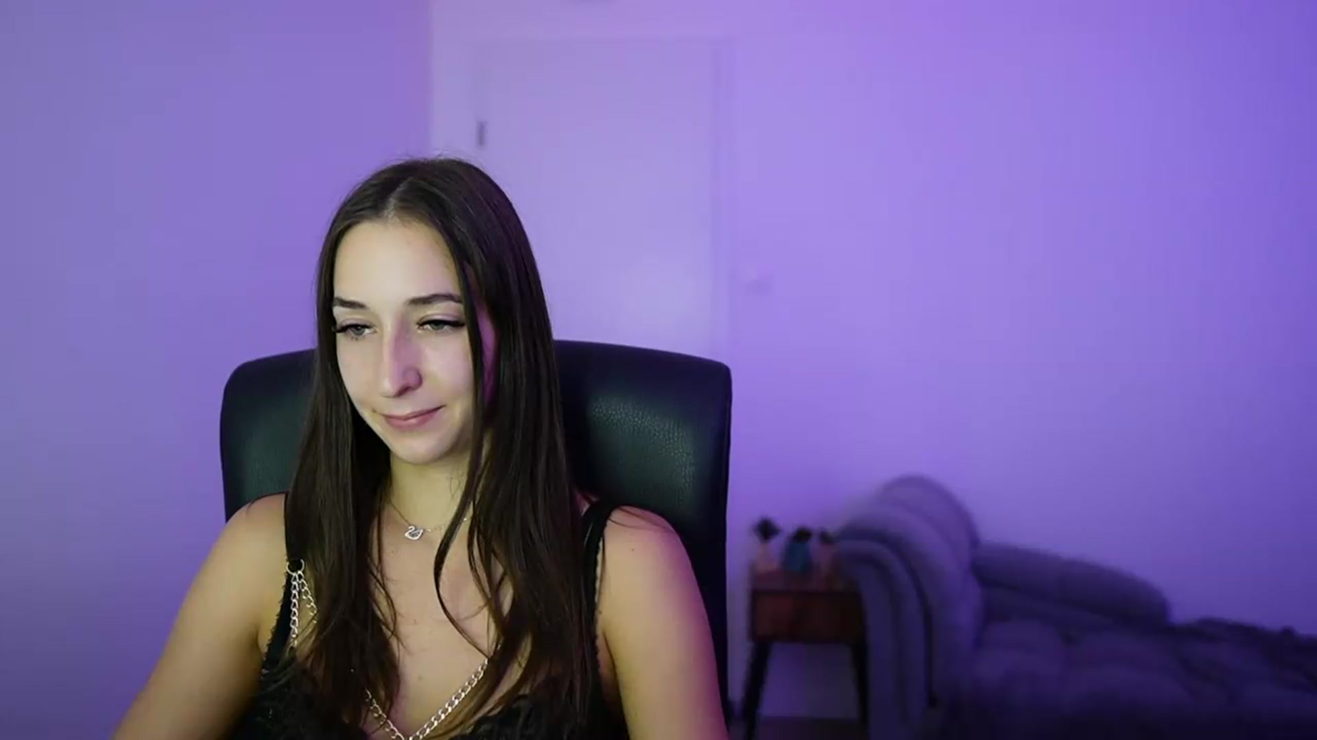 Gallery image thumbnail from Brunettte_18's myfreecams stream on, 07/17/2026, 18:56 image 2 of 20